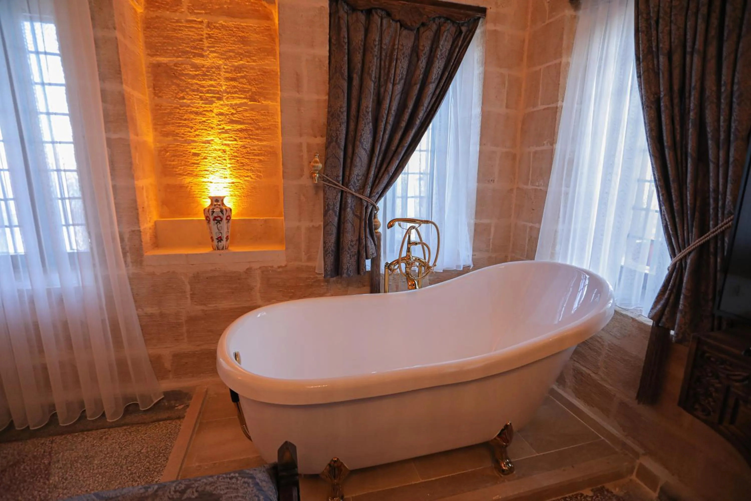 Bath in Ankahan Konağı