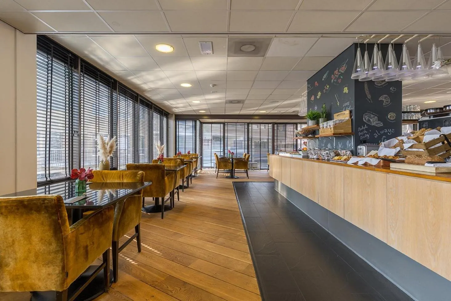 Buffet breakfast in Leonardo Hotel Lelystad City Center