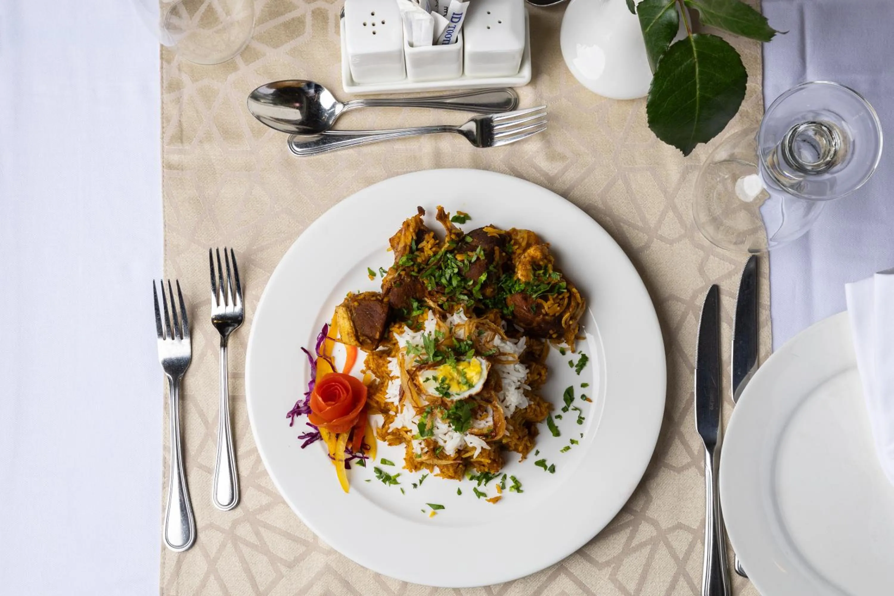 Food and drinks in Emaar Al Mektan Hotel