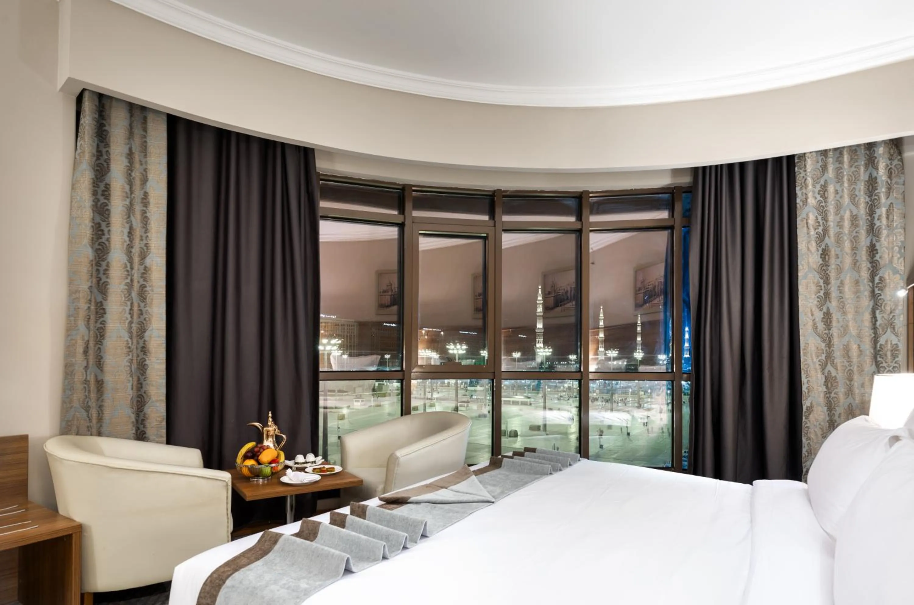 Bedroom, Bed in Emaar Al Mektan Hotel