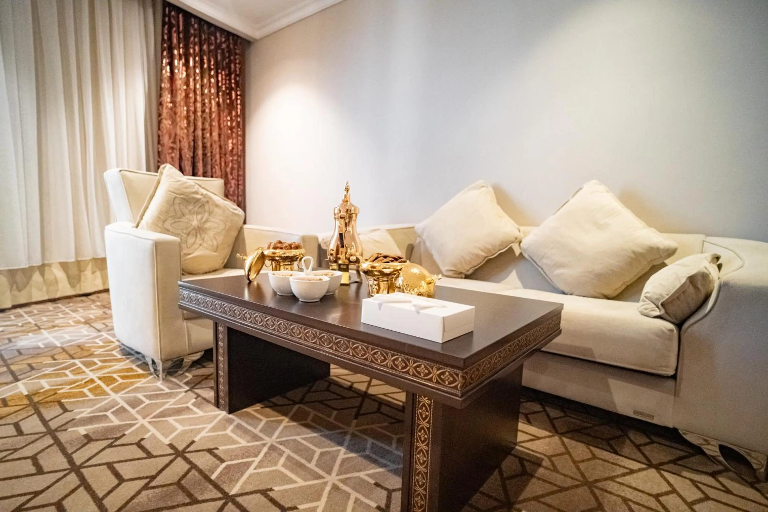 Living room in Emaar Al Mektan Hotel