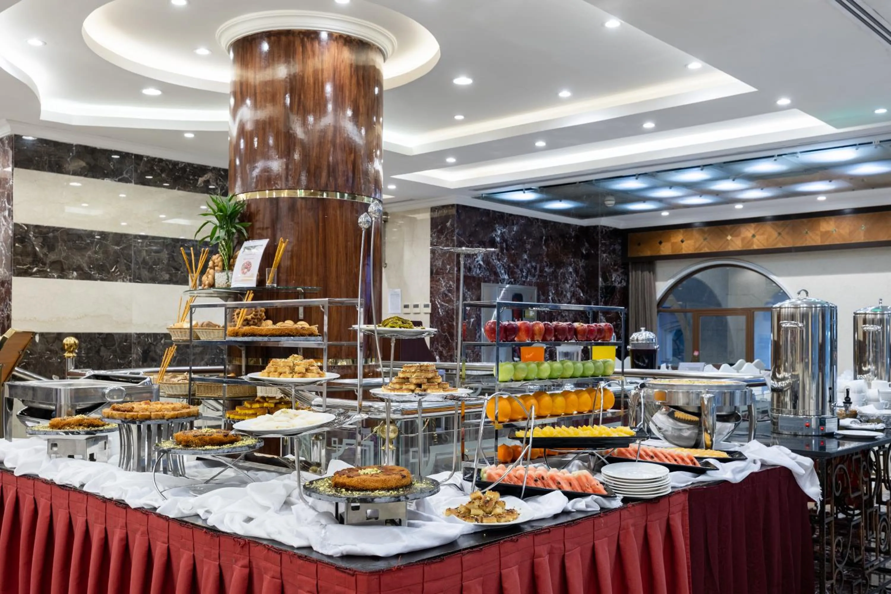 Food and drinks in Emaar Al Mektan Hotel