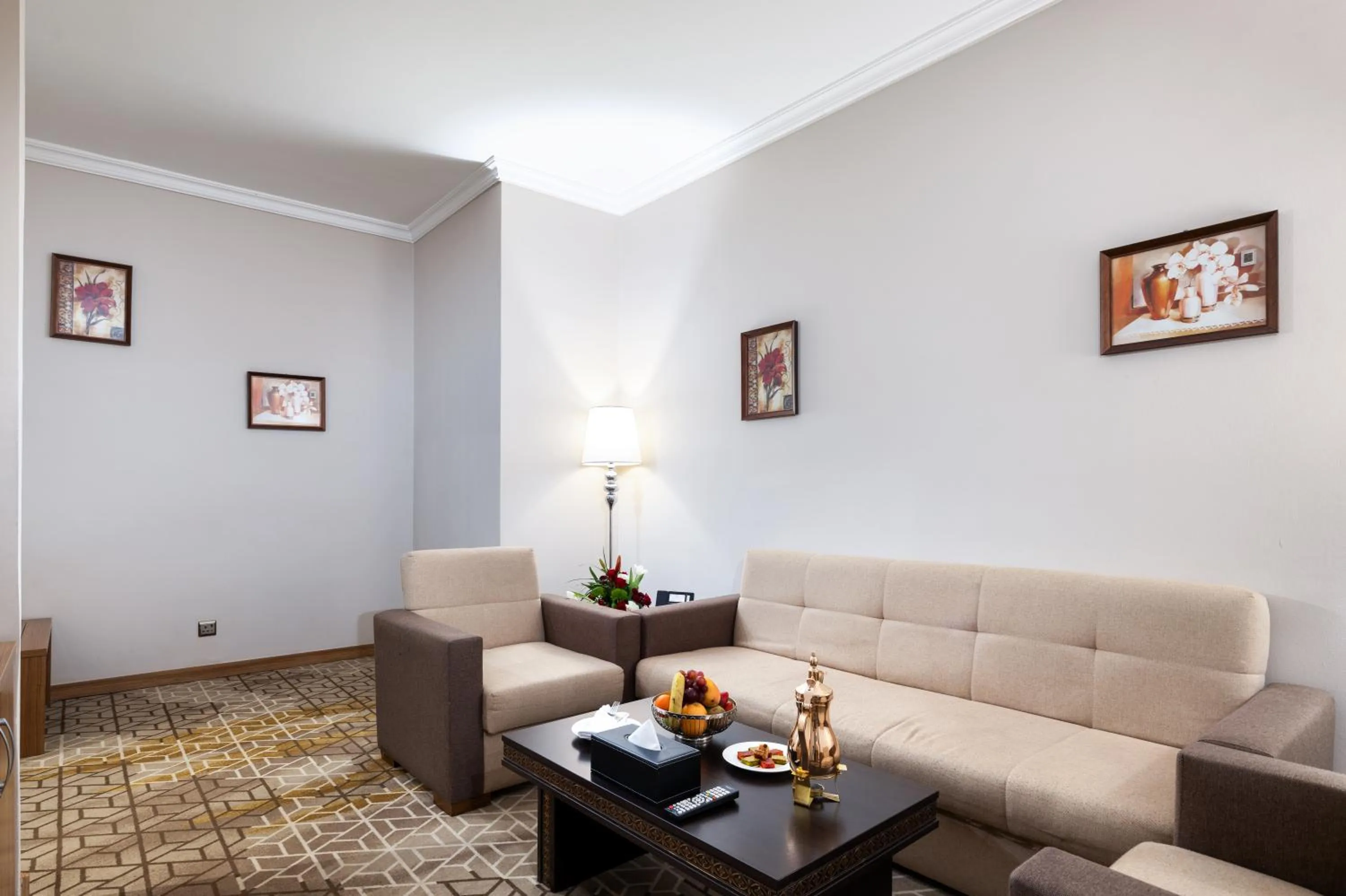 Living room in Emaar Al Mektan Hotel