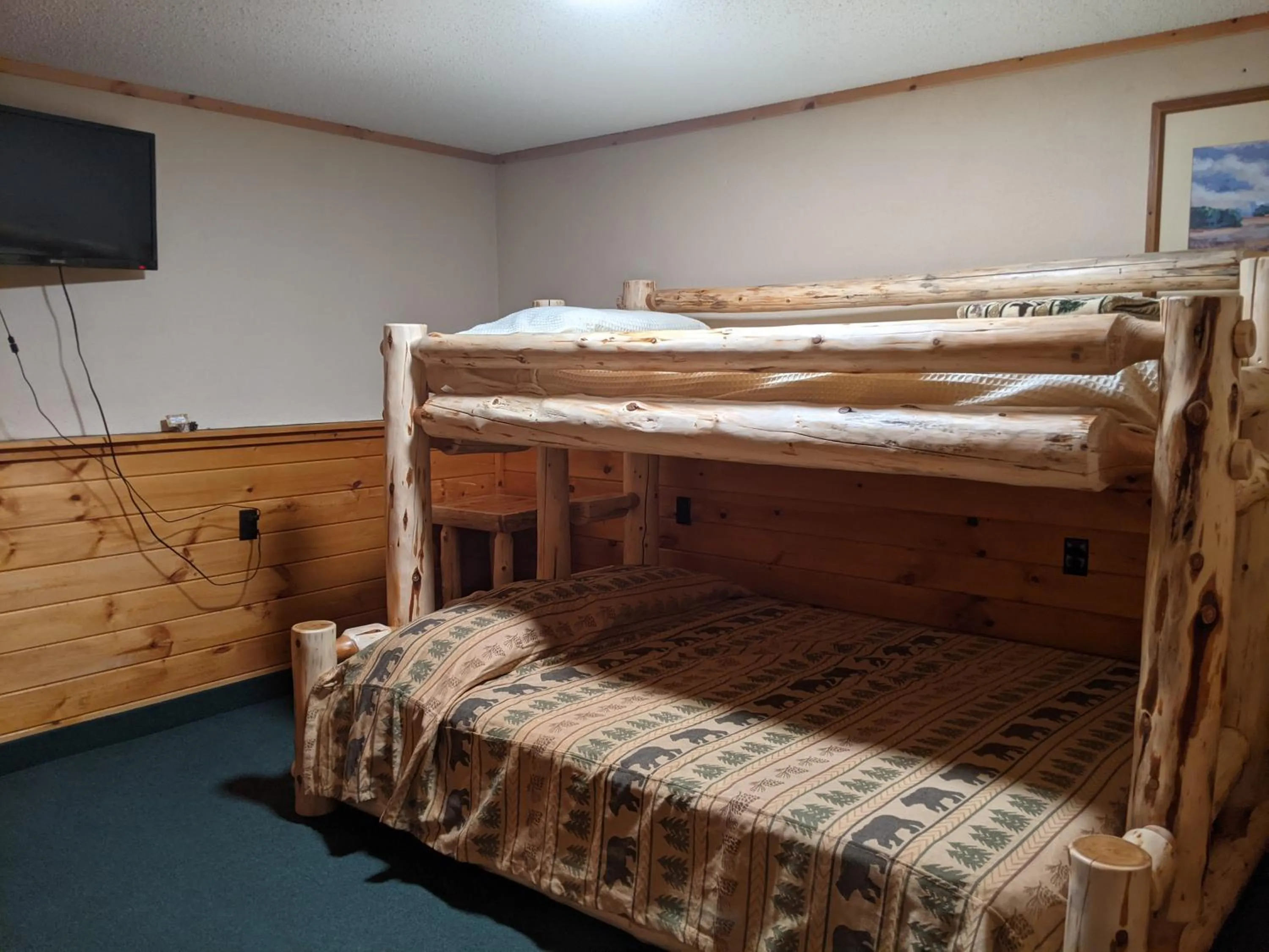 bunk bed, Bed in Adirondack Diamond Point Lodge