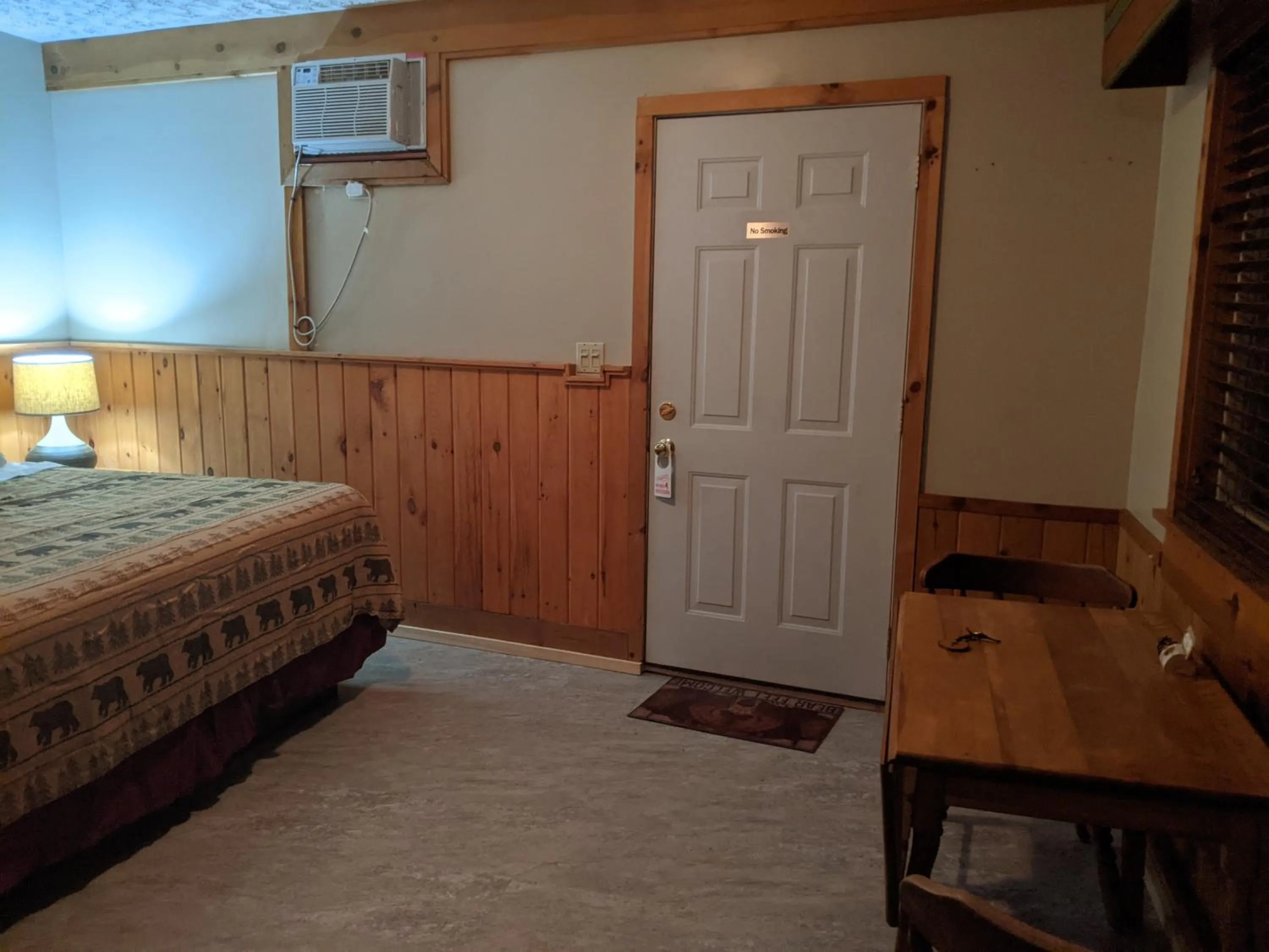 Bedroom, Bed in Adirondack Diamond Point Lodge