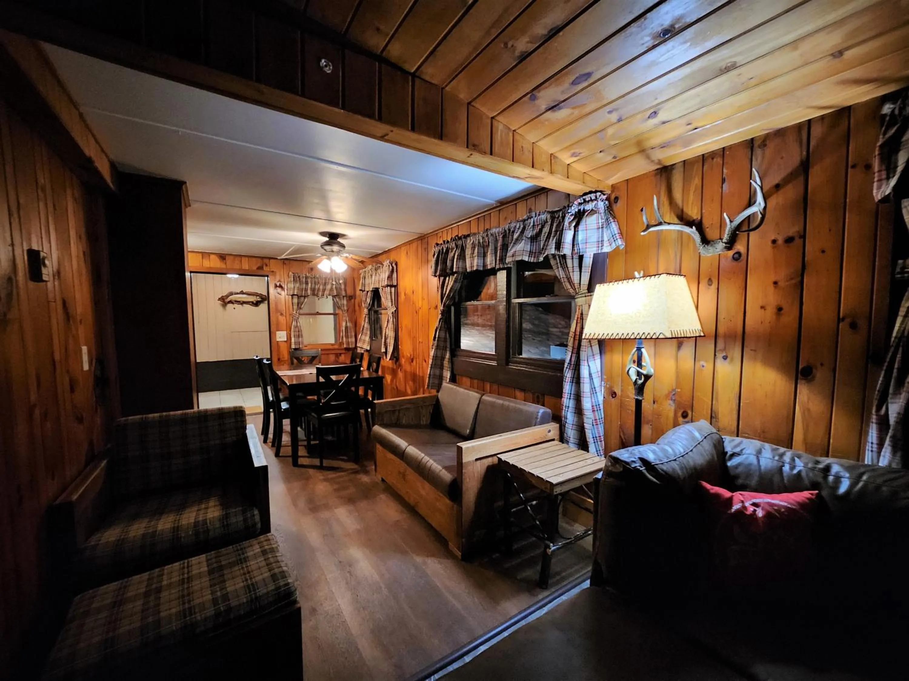 Bed in Adirondack Diamond Point Lodge