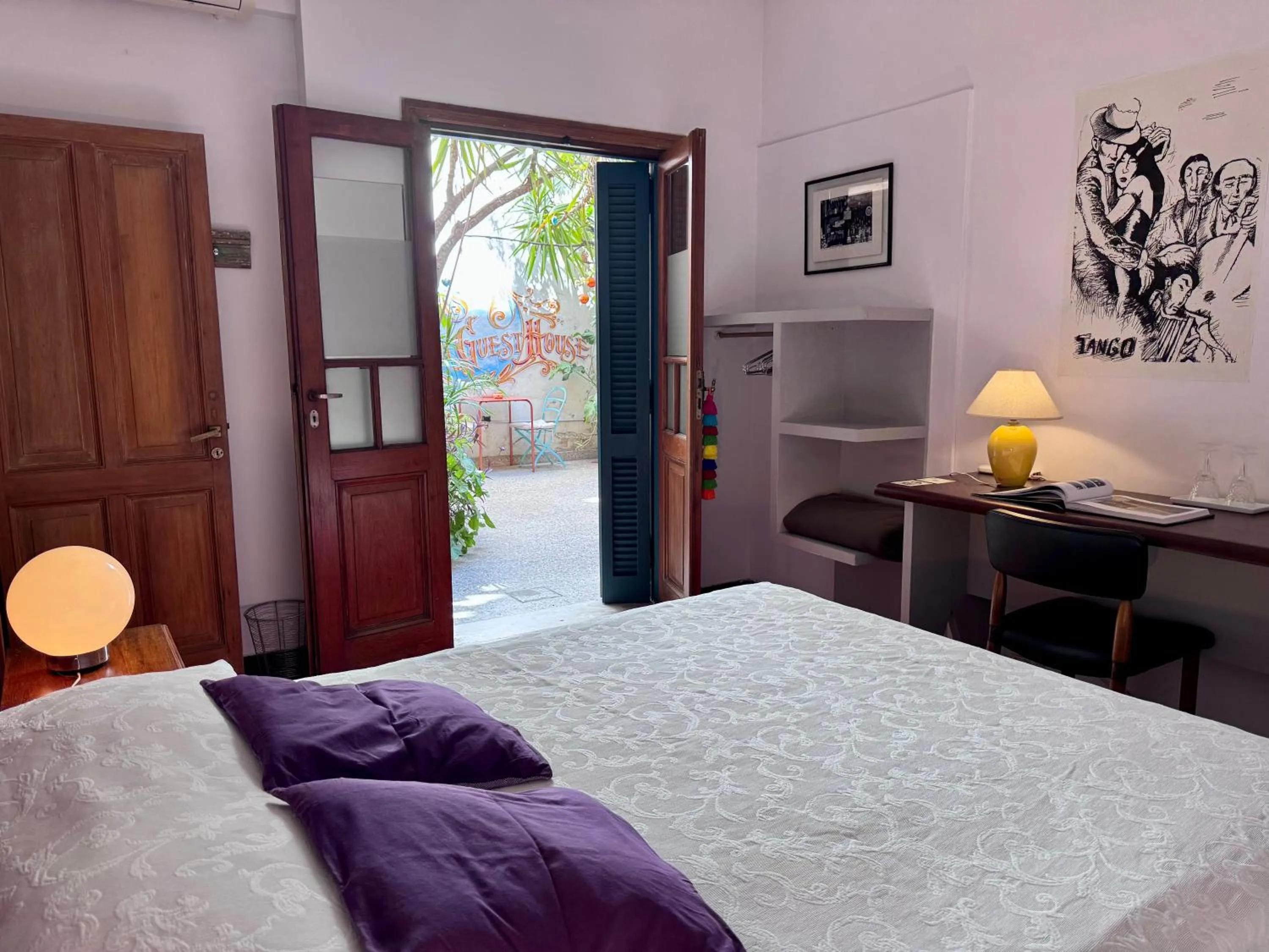 Photo of the whole room, Bed in Lina's Tango Guesthouse