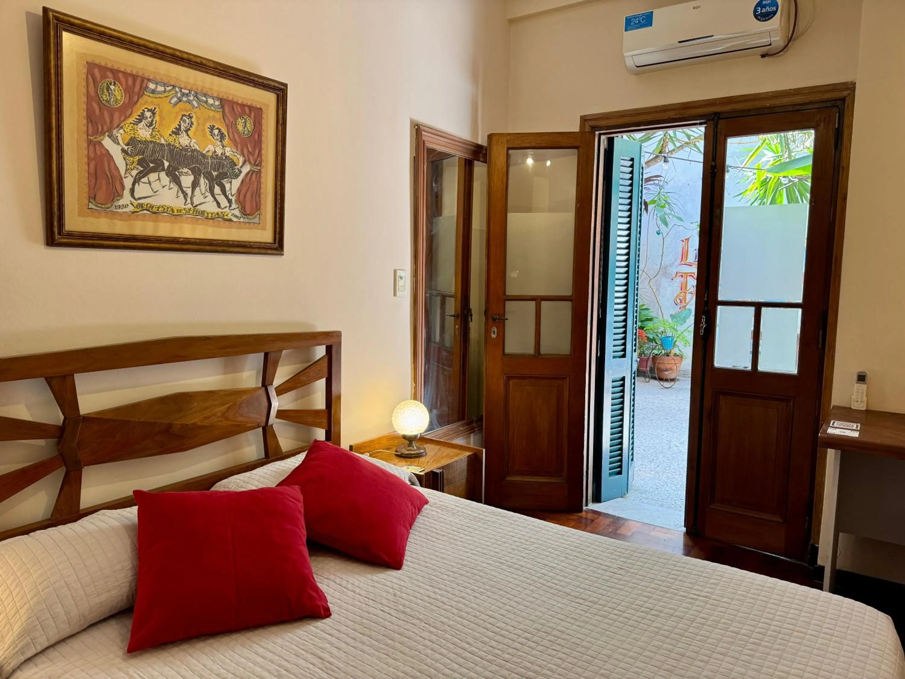 Patio, Bed in Lina's Tango Guesthouse