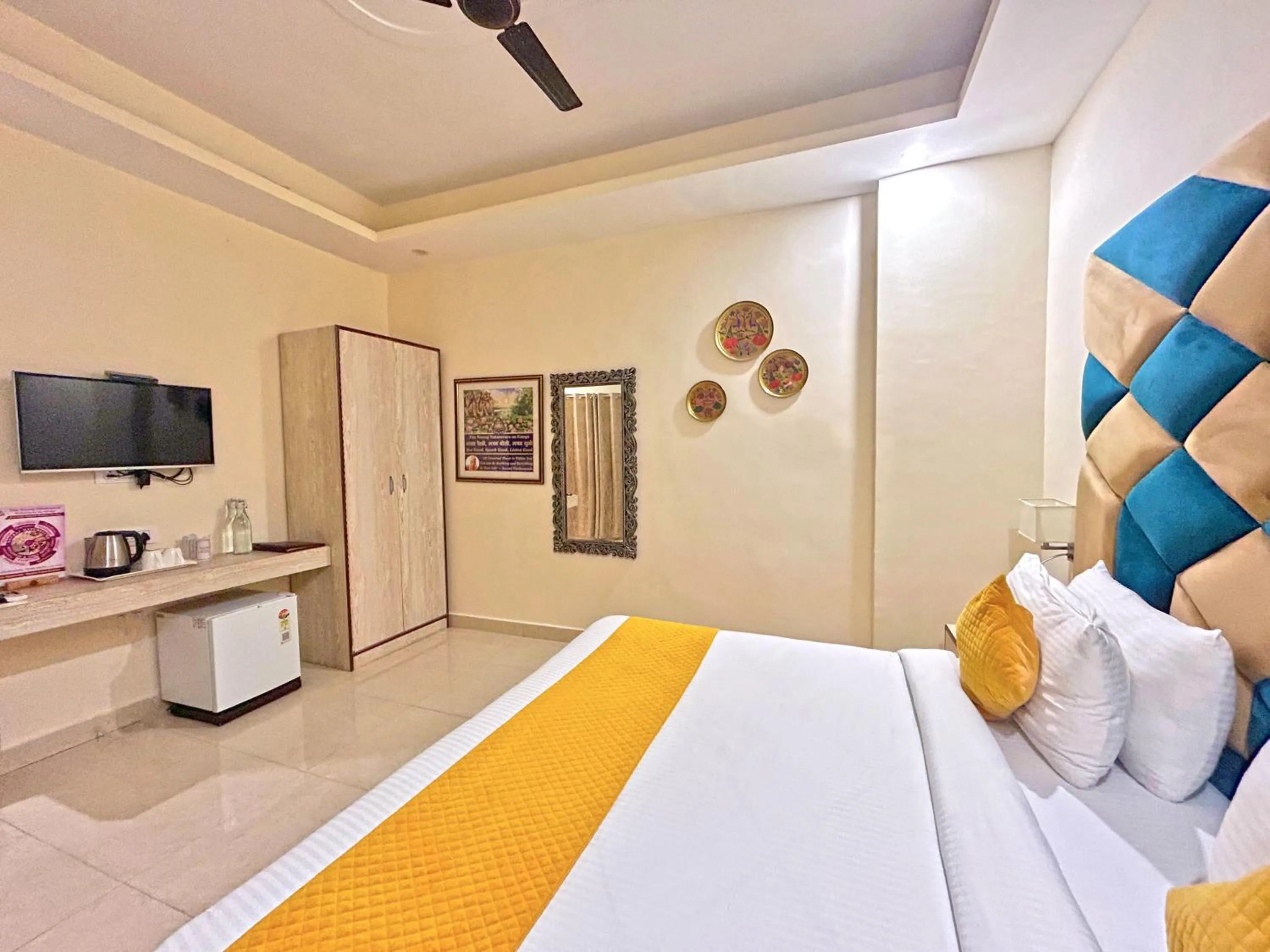 Bed in The Neeraj Naturecure - Ganga View