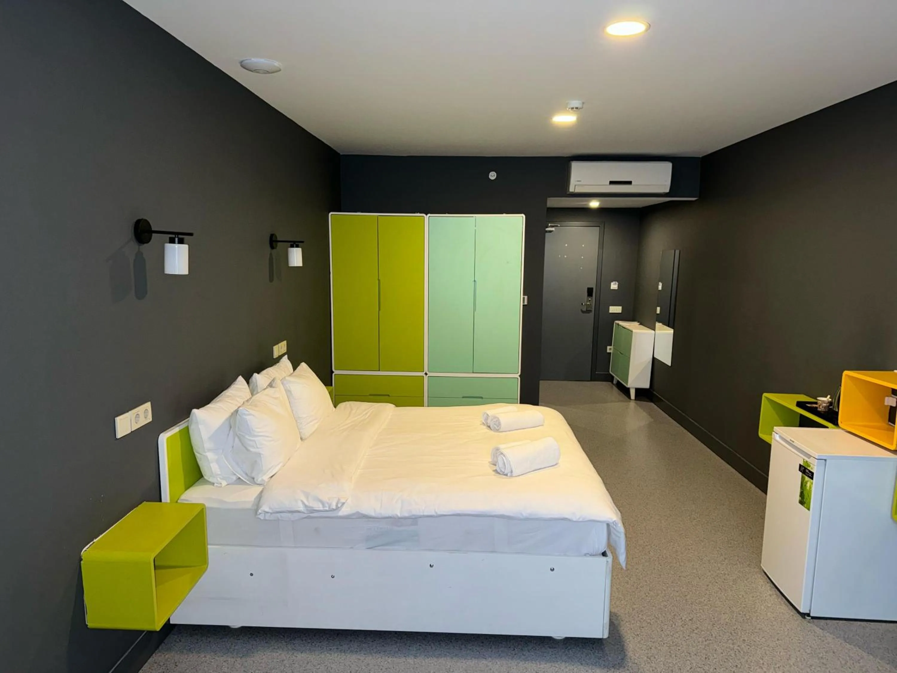 Bed in Aderans Hotel