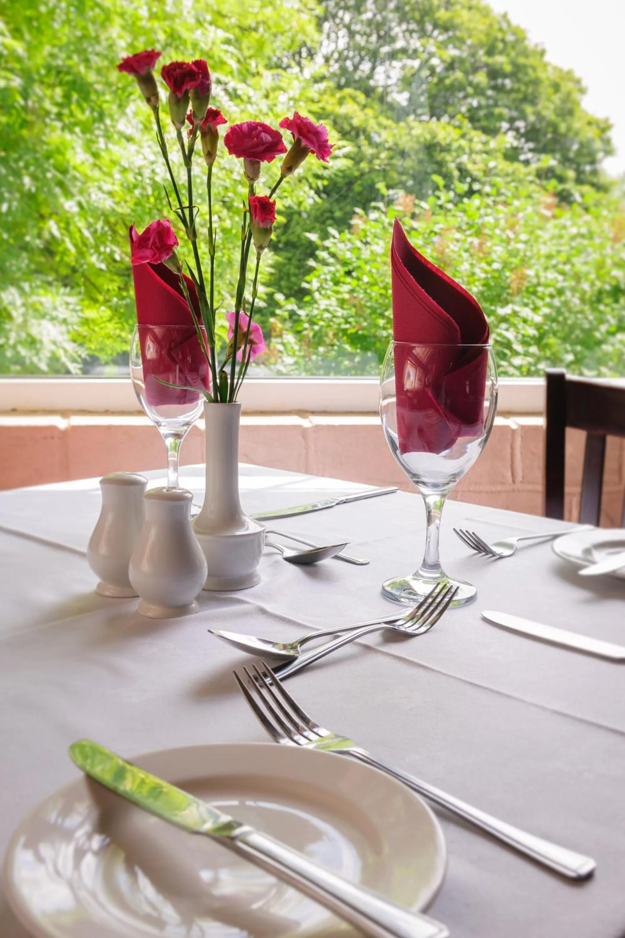 Restaurant/places to eat in Brown Trout Golf & Country Inn