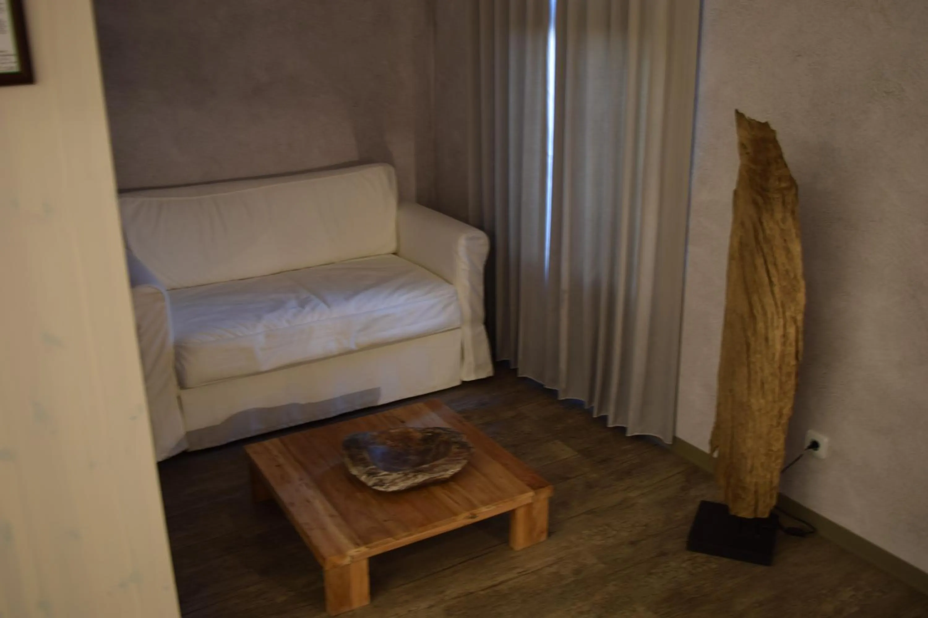 Decorative detail, Bed in Hotel Arte Vida OHG