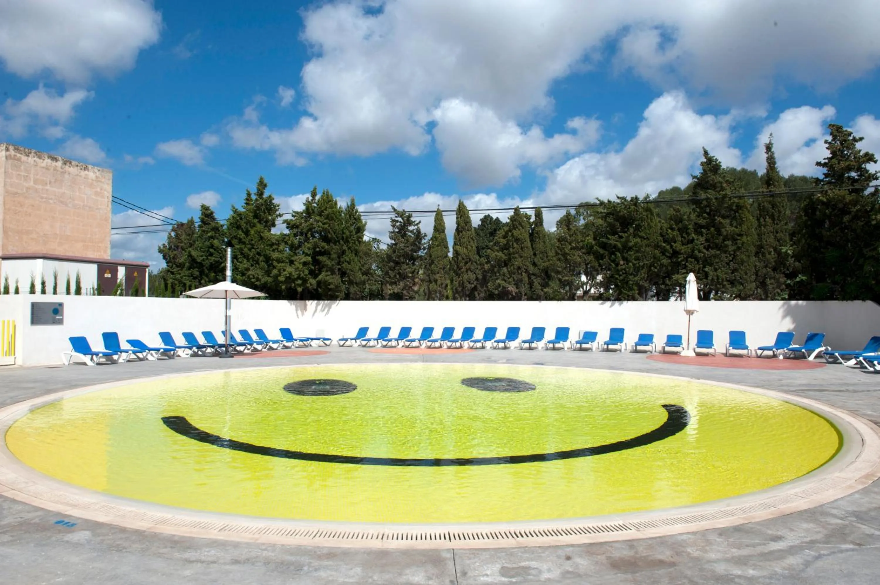 Swimming pool in Hotel Castell dels Hams