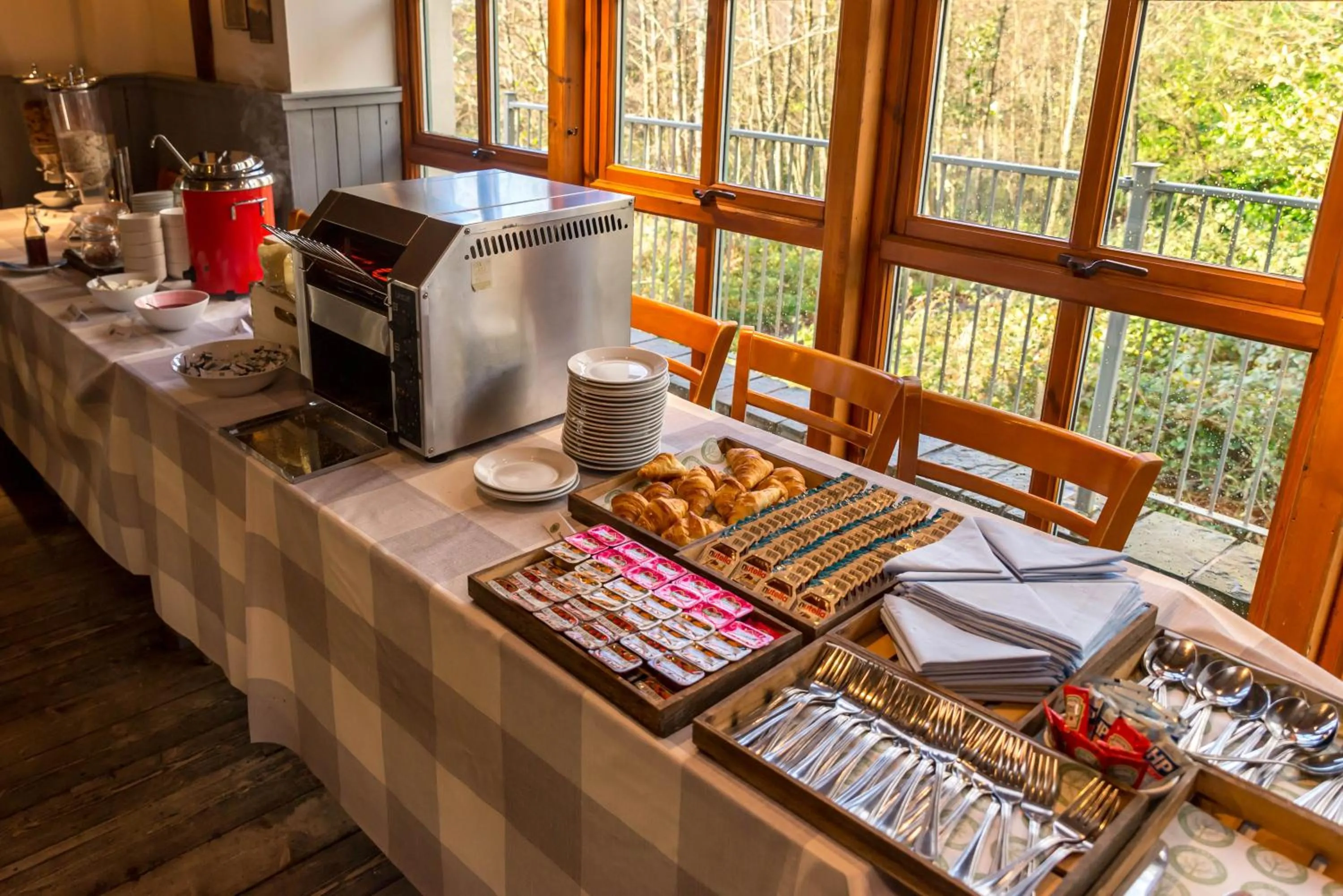 Breakfast in Oak Tree Inn