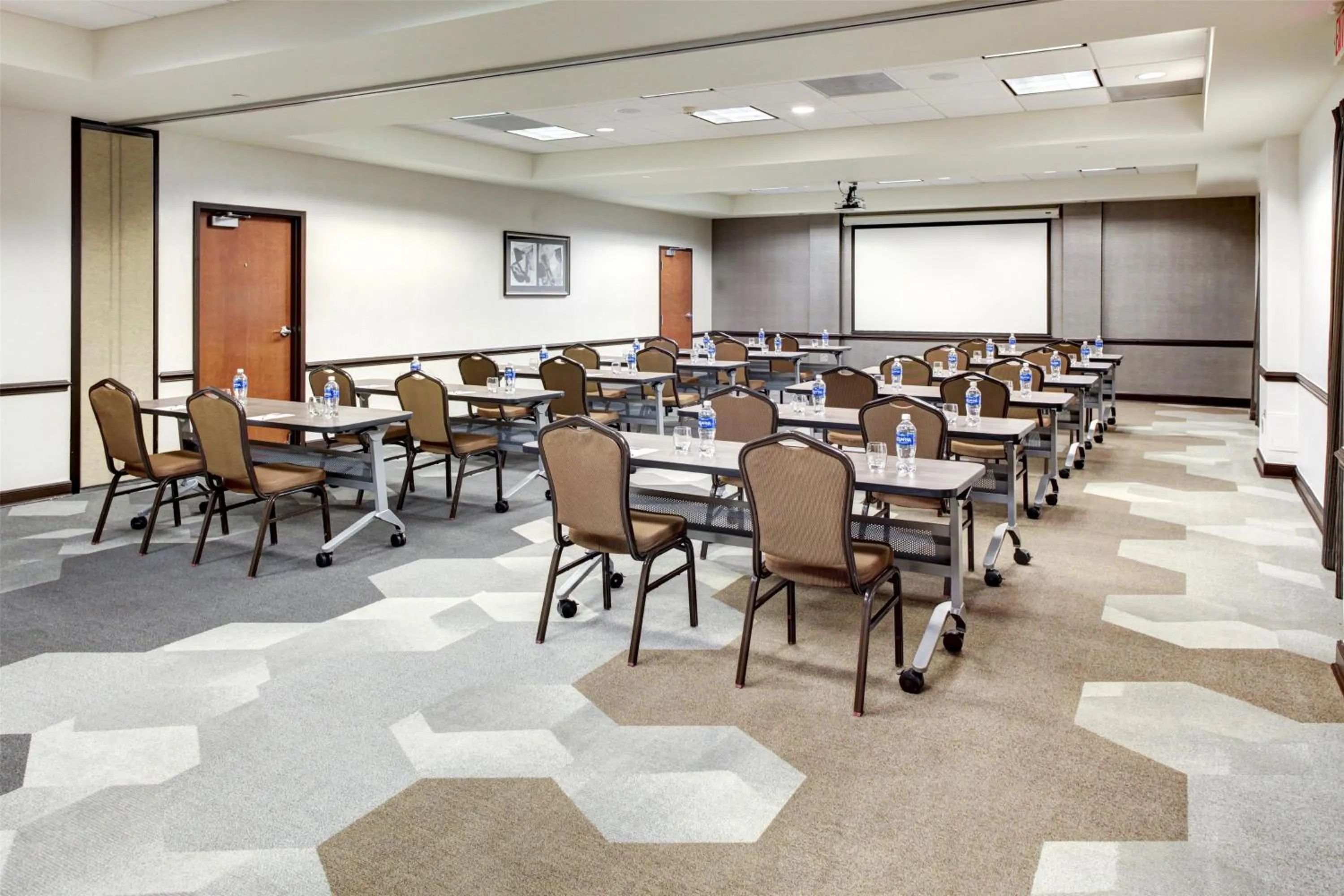 Meeting/conference room in Hyatt Place Atlanta / Alpharetta / Windward Parkway