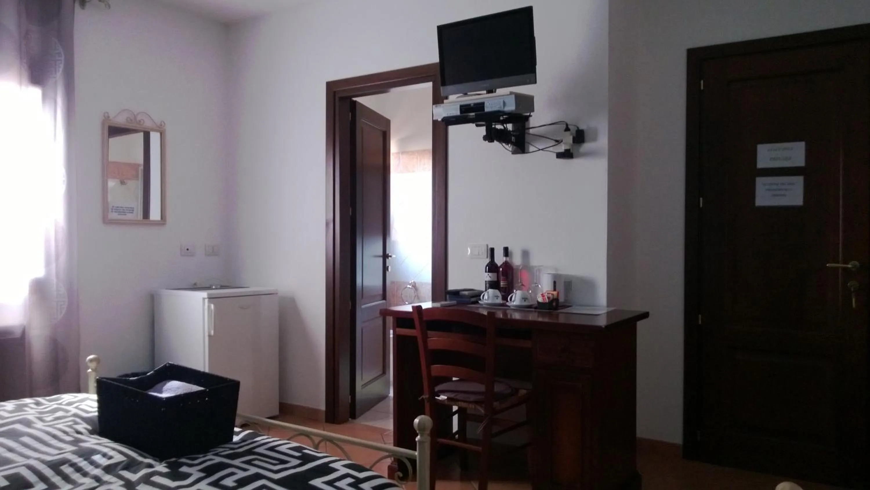 Decorative detail, Bed in Affittacamere Le Statue Del Sinis