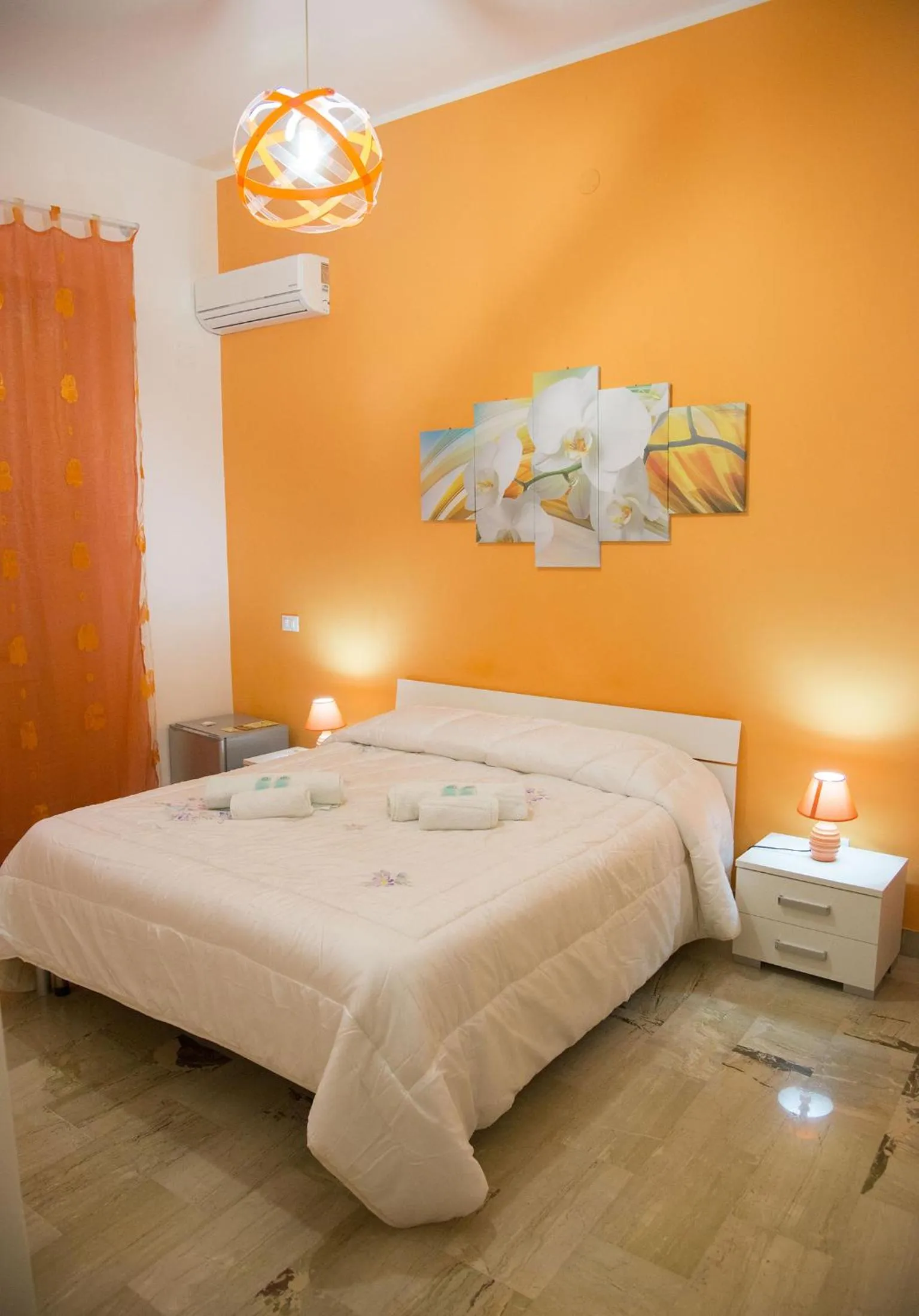 Bedroom, Bed in Case Saniela