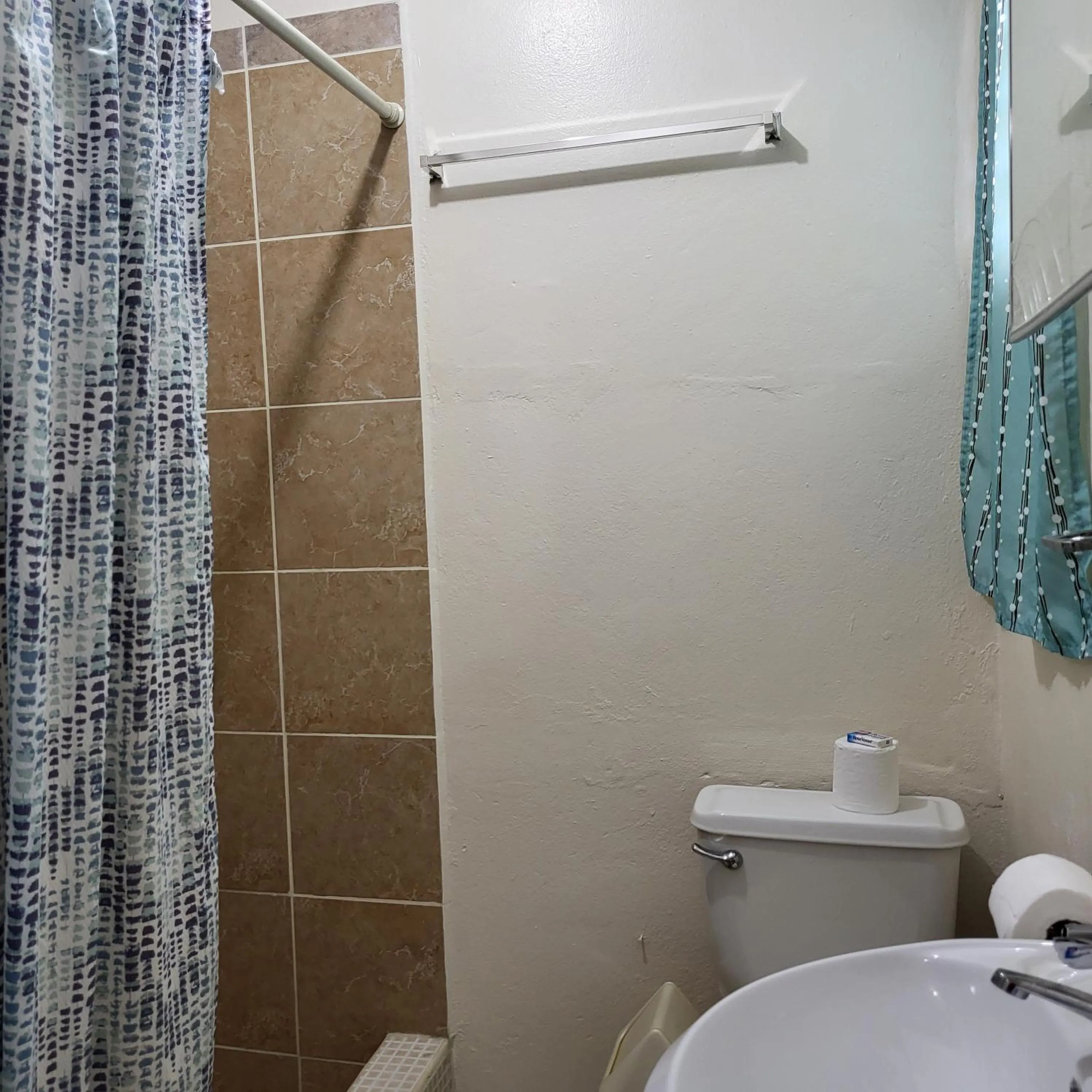 Shower in Hacienda Tropical Guest House