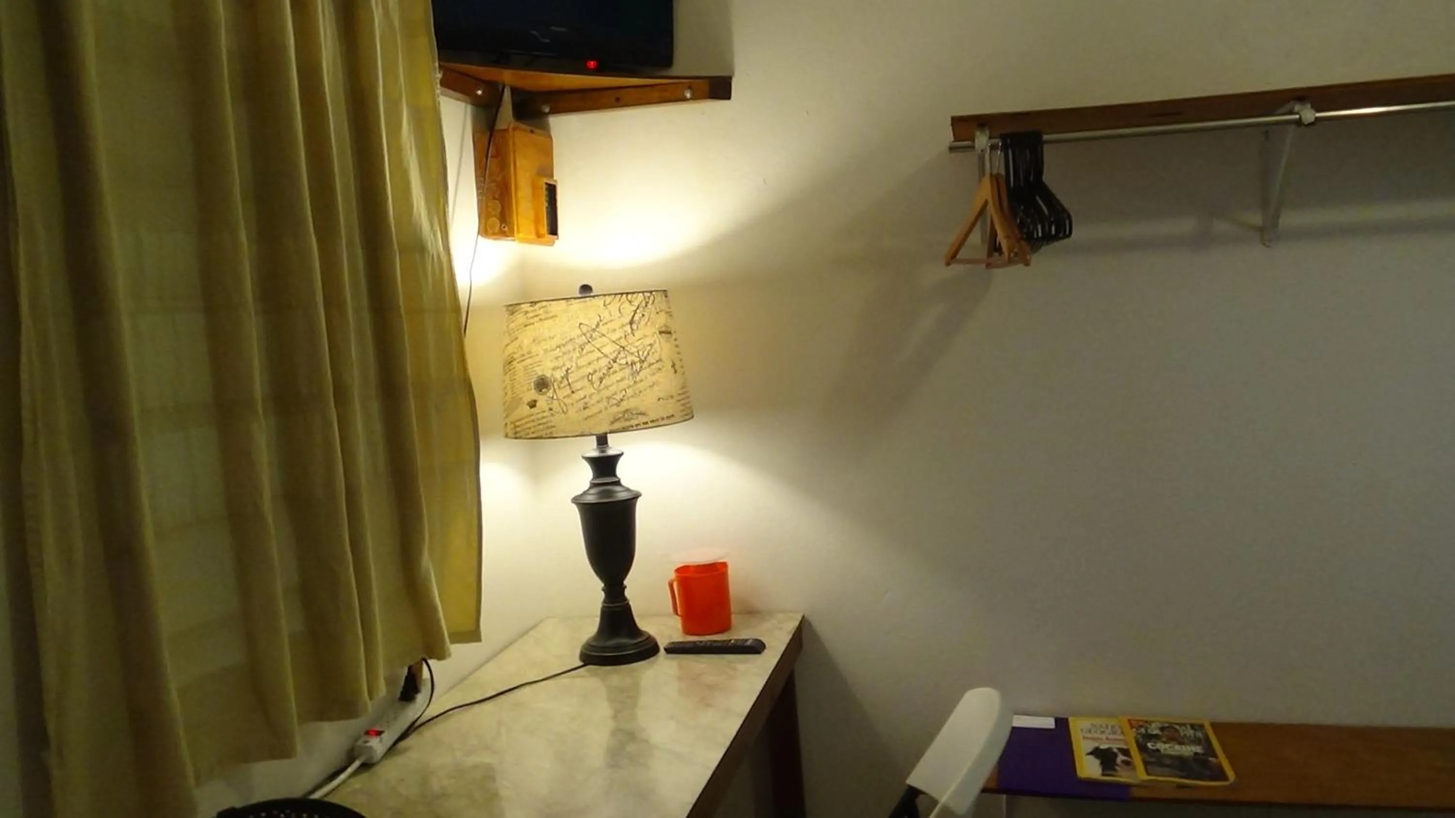 Bedroom, Bed in Hacienda Tropical Guest House