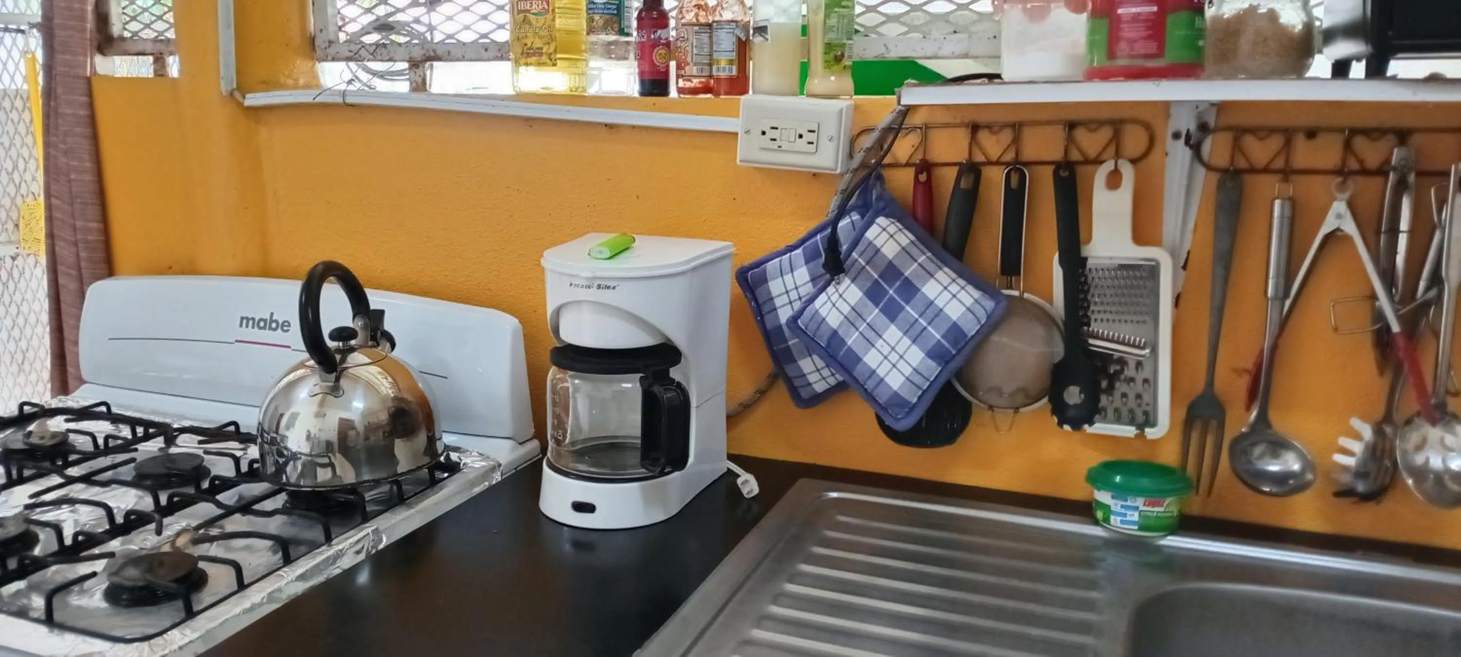 Coffee/tea facilities in Hacienda Tropical Guest House