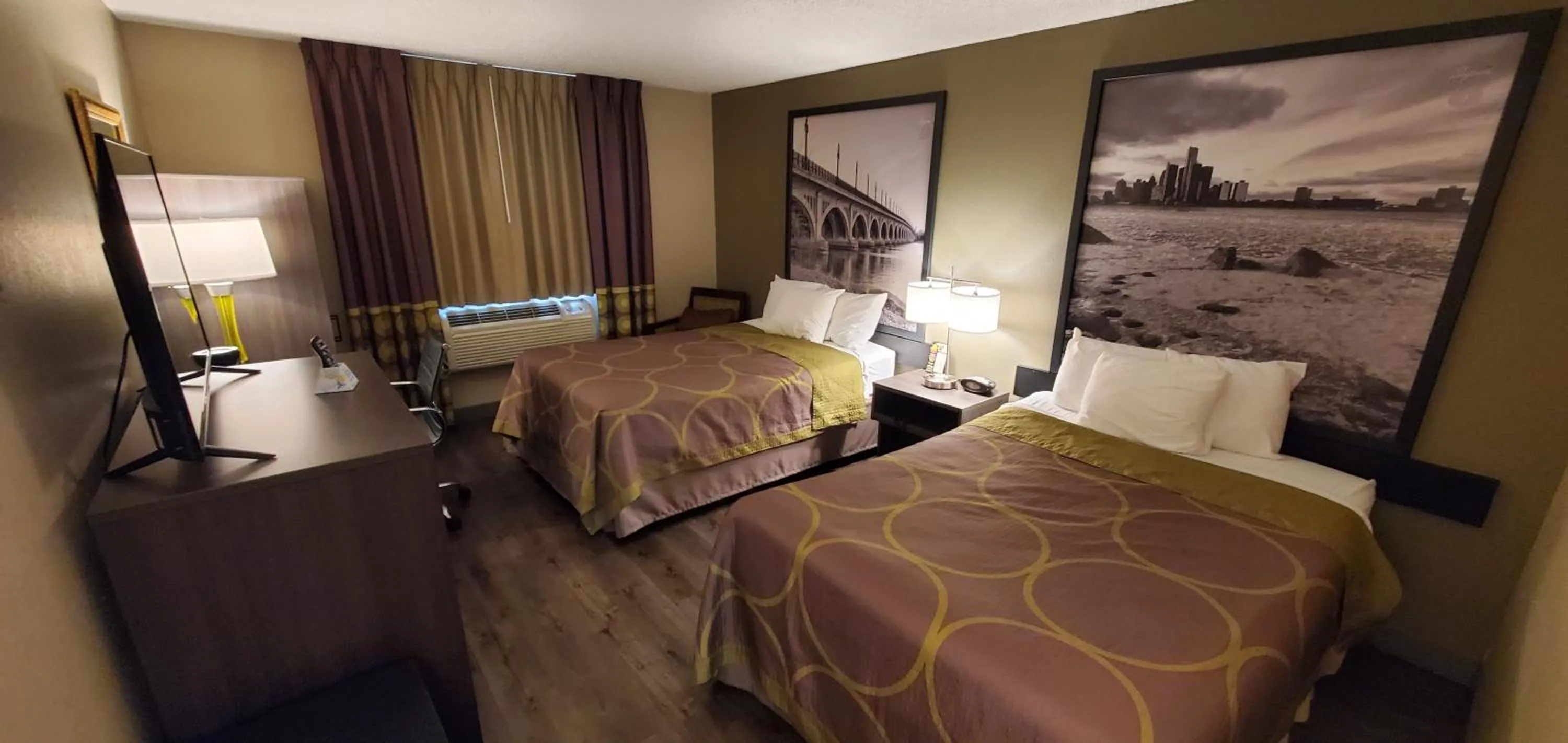 Bed in Super 8 by Wyndham Sterling Heights/Detroit Area