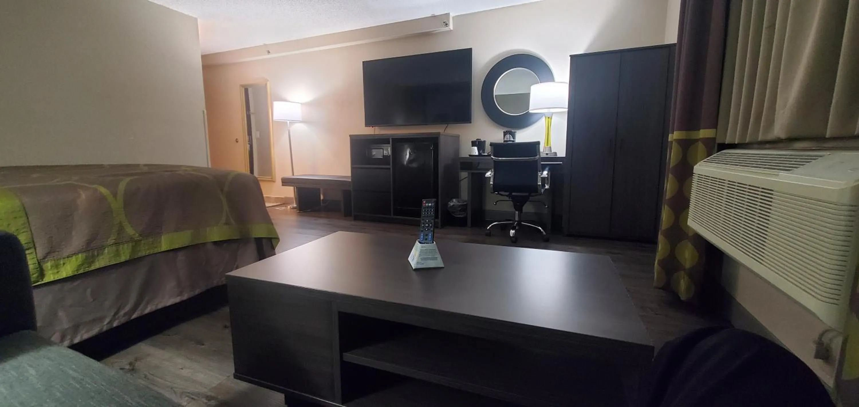 Bed in Super 8 by Wyndham Sterling Heights/Detroit Area