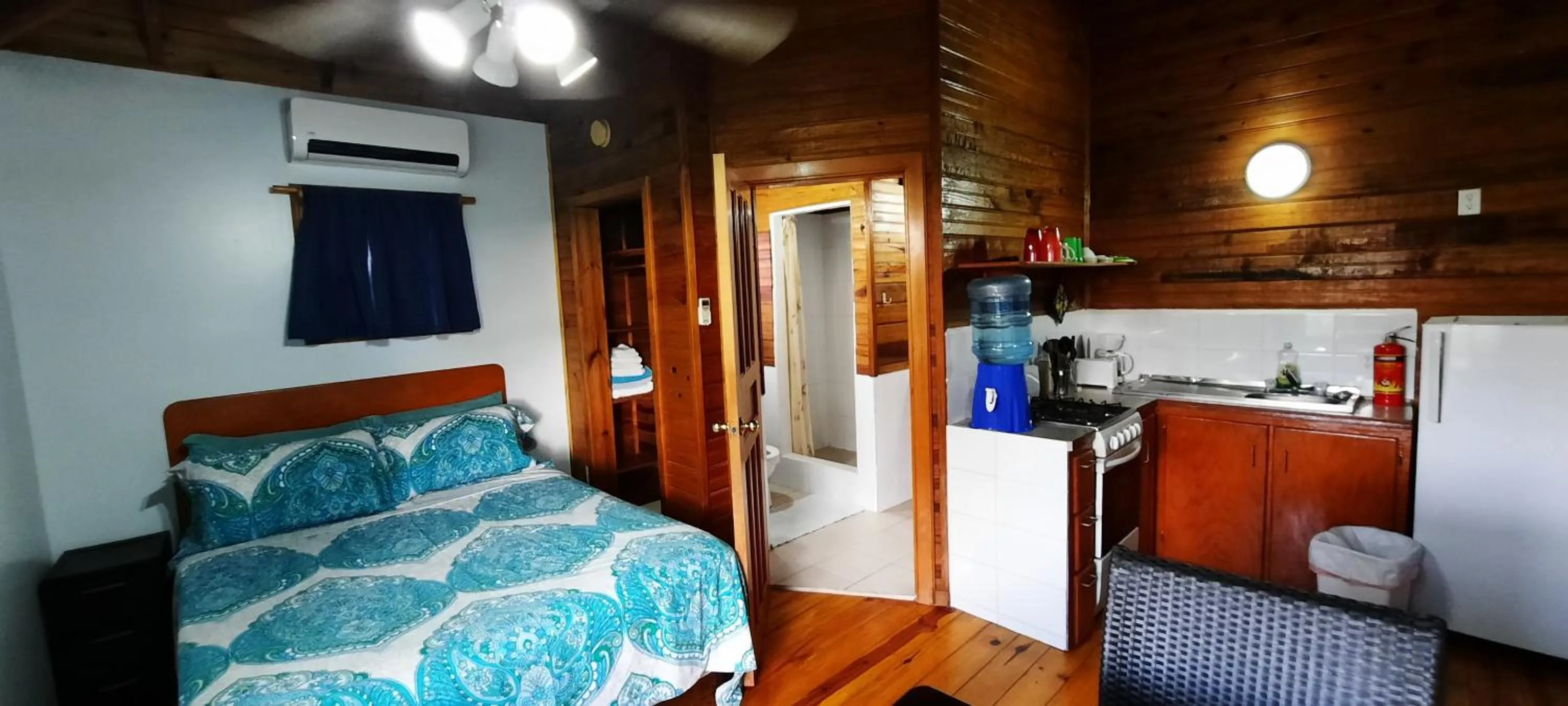 Queen Studio with Sea View  in Guava Grove Resort & Villas