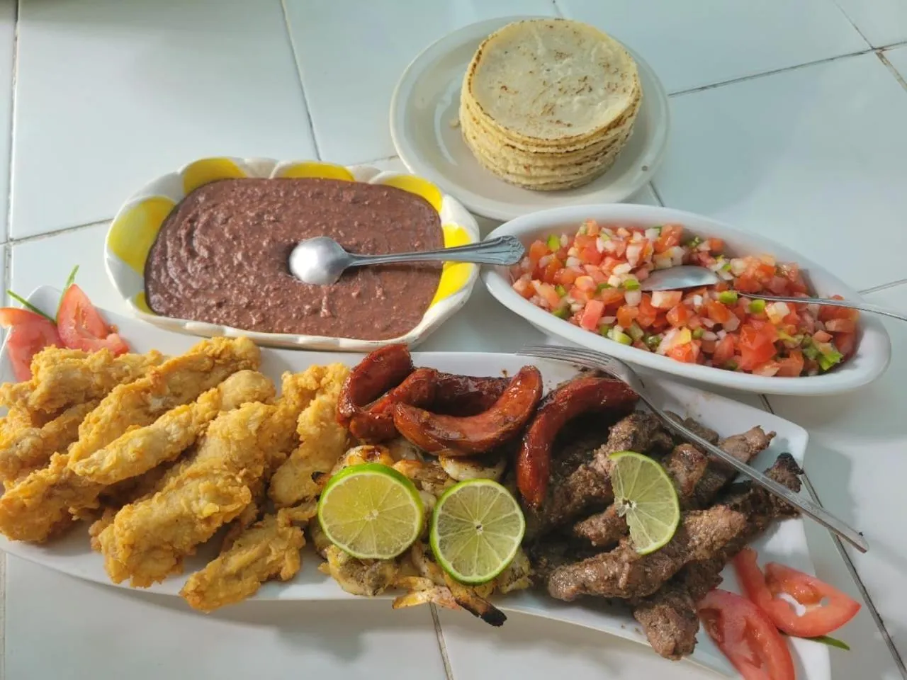 Restaurant/places to eat in Guava Grove Resort & Villas