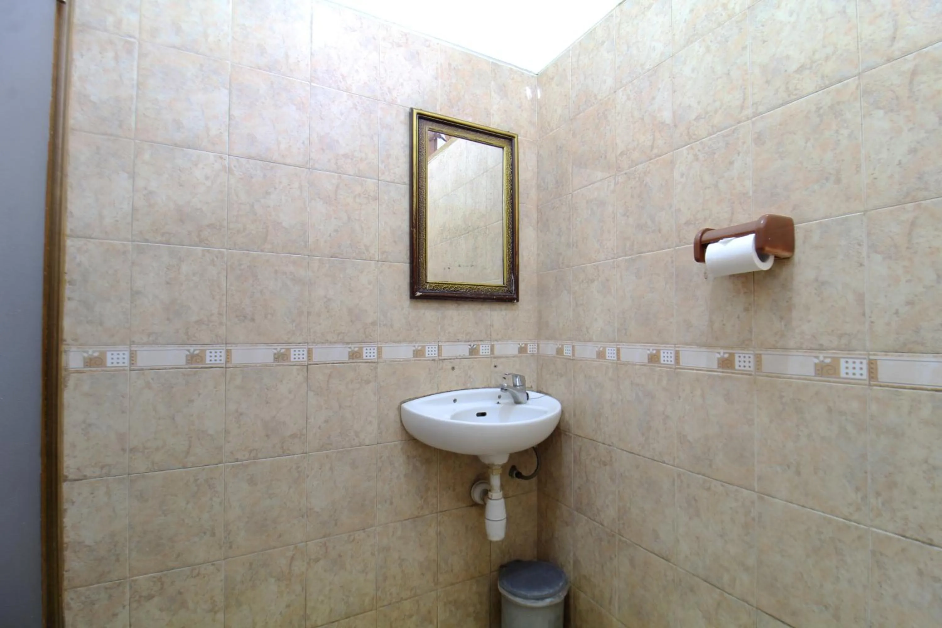 Bathroom in Sinergi Hotel Tretes