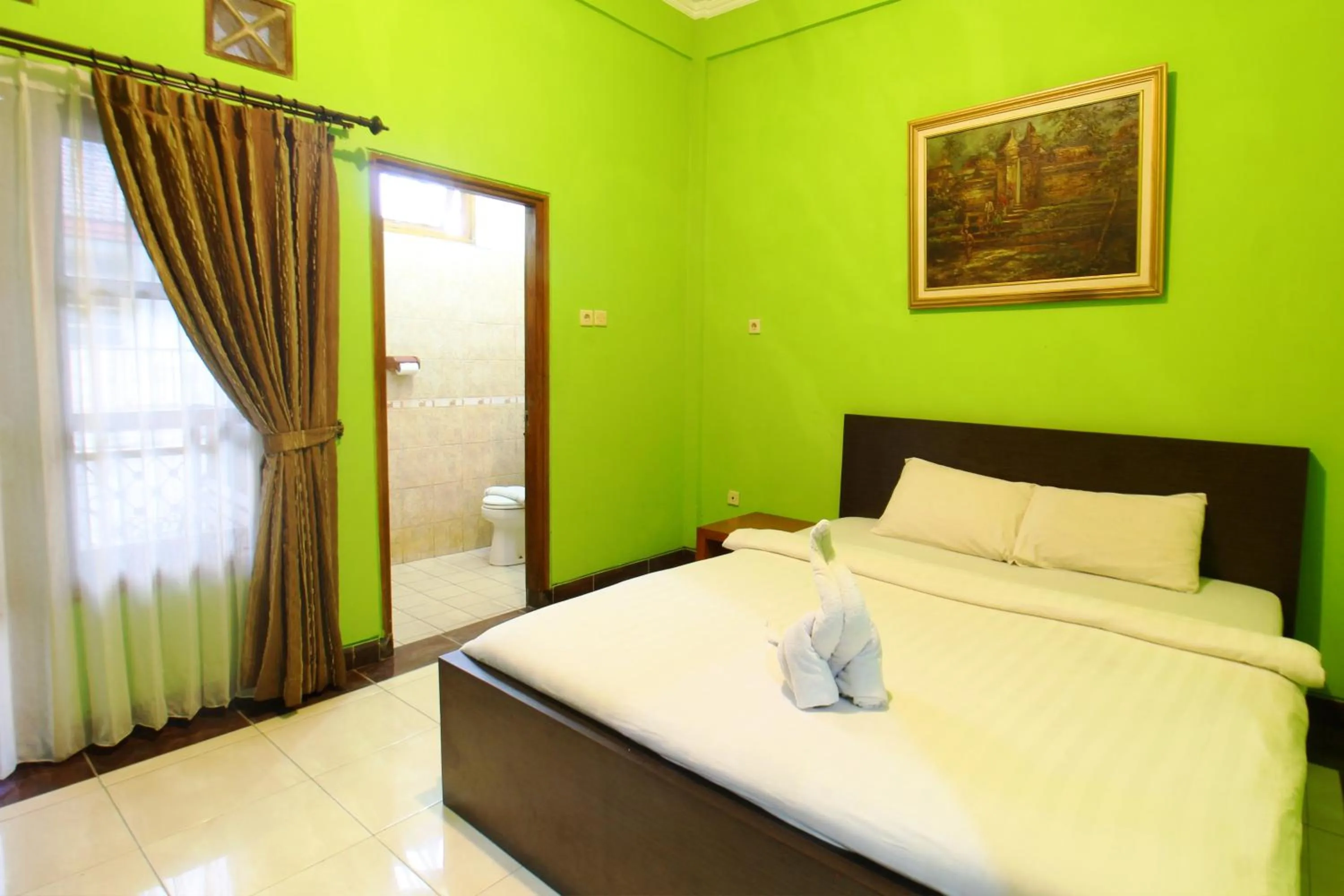 Bed in Sinergi Hotel Tretes