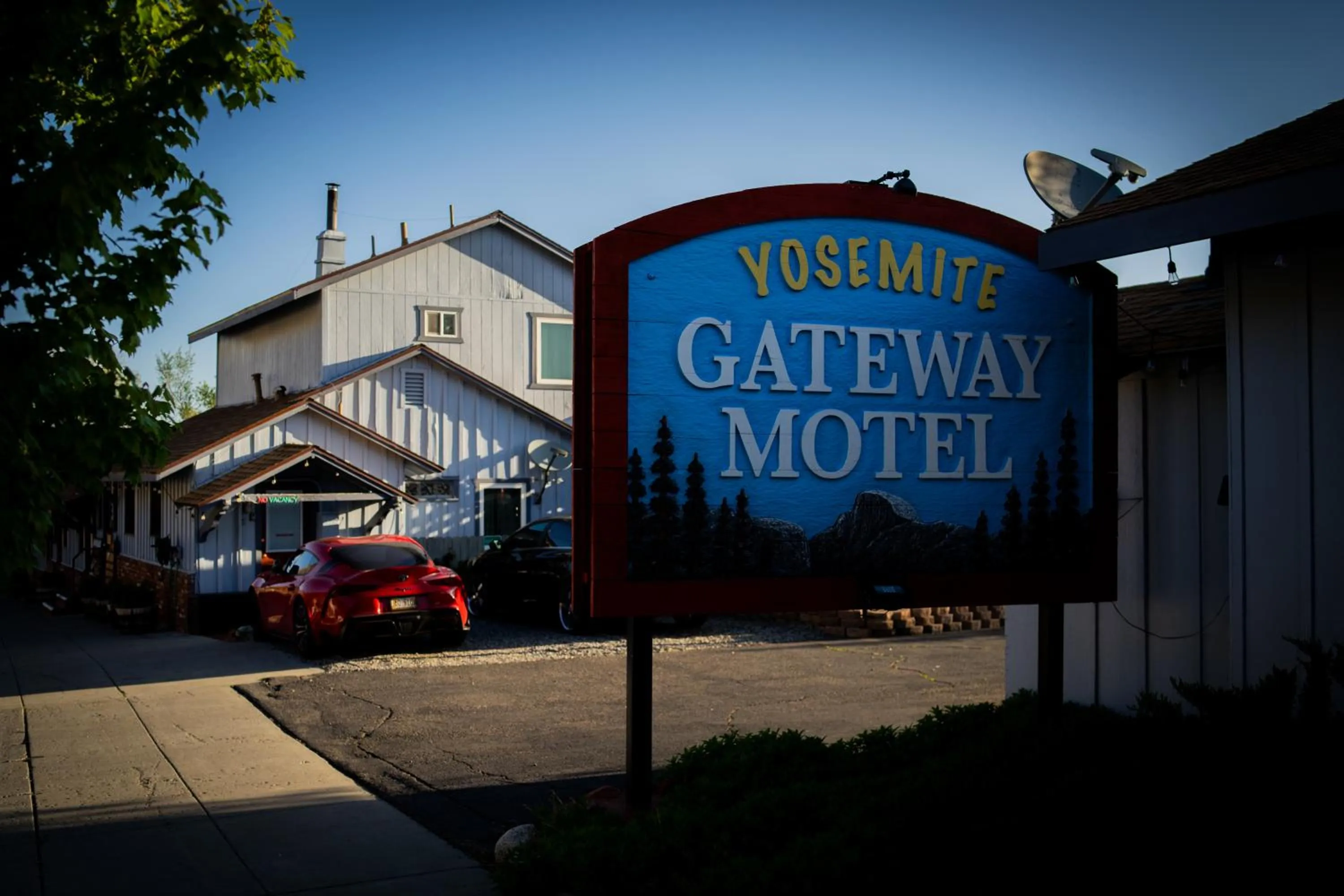 Property logo or sign in Yosemite Gateway Motel