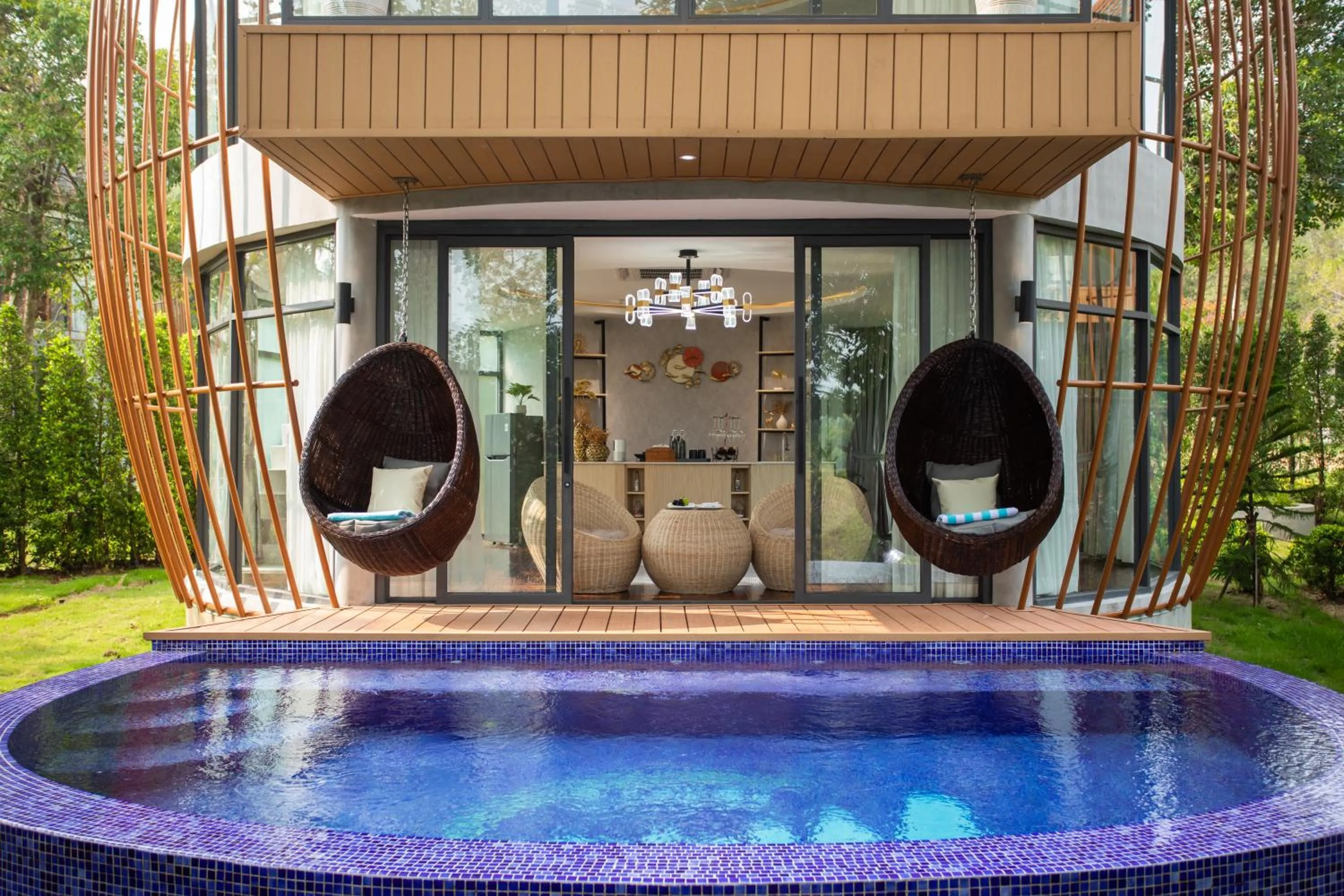 Swimming pool in Bird Nest Villas by Mafiya