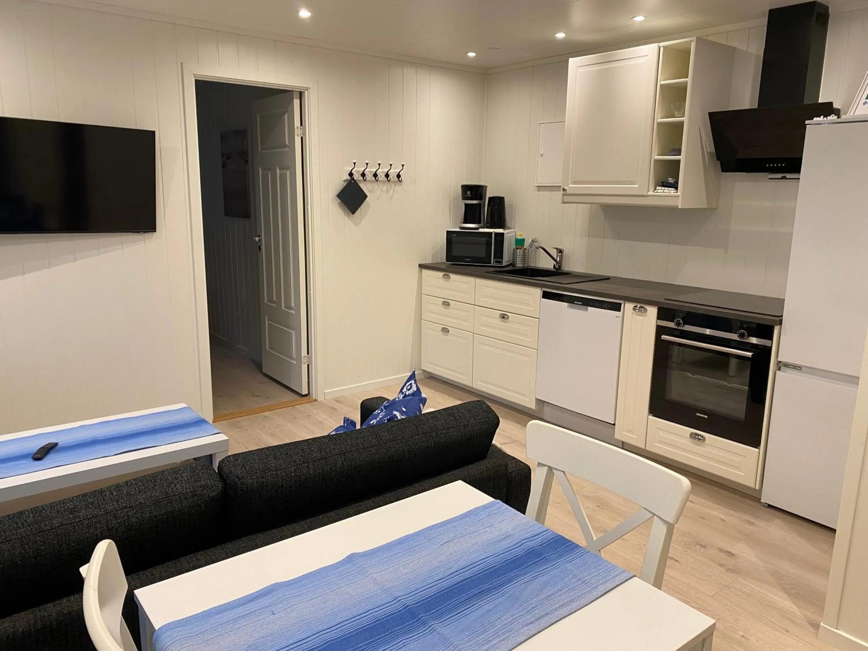 TV and multimedia in Rosendal Apartments Motellet