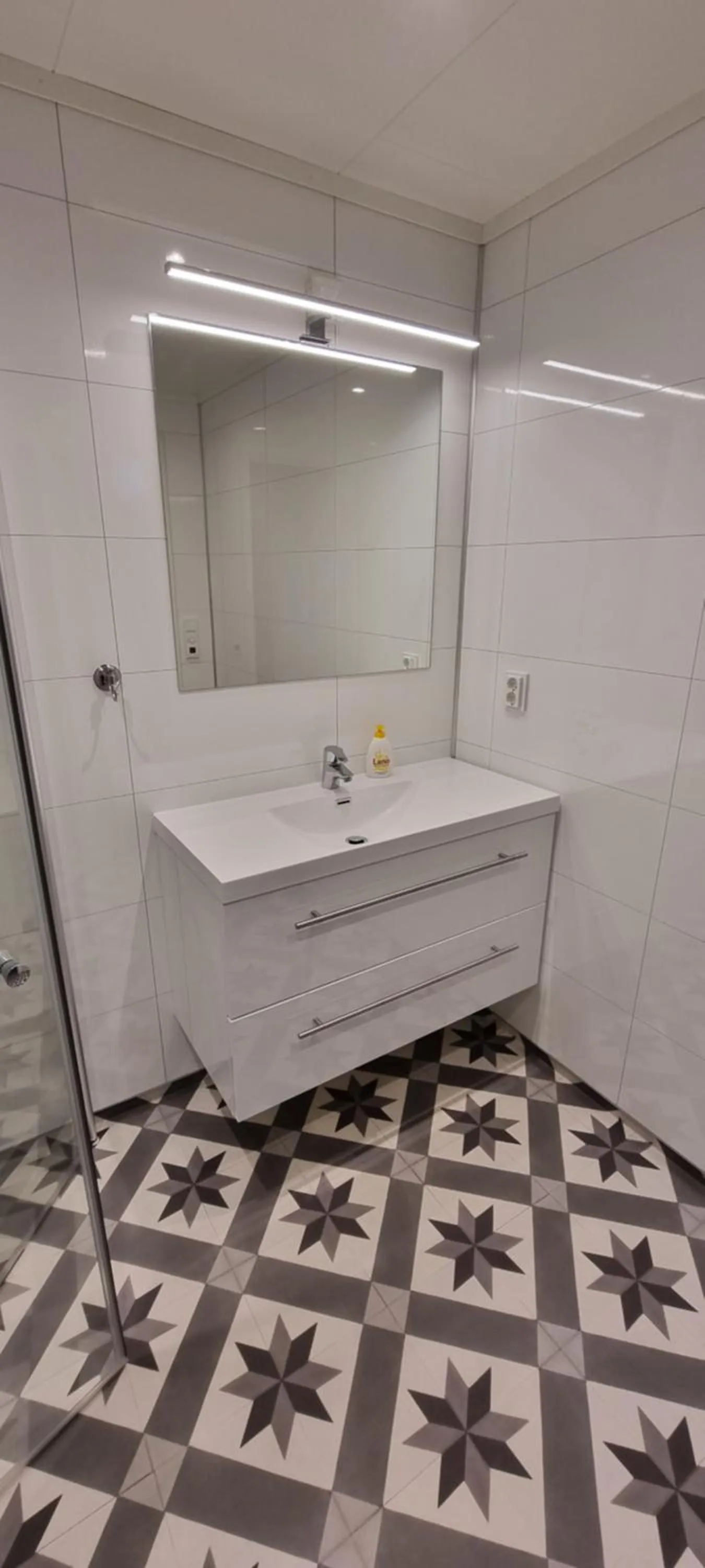 Shower in Rosendal Apartments Motellet