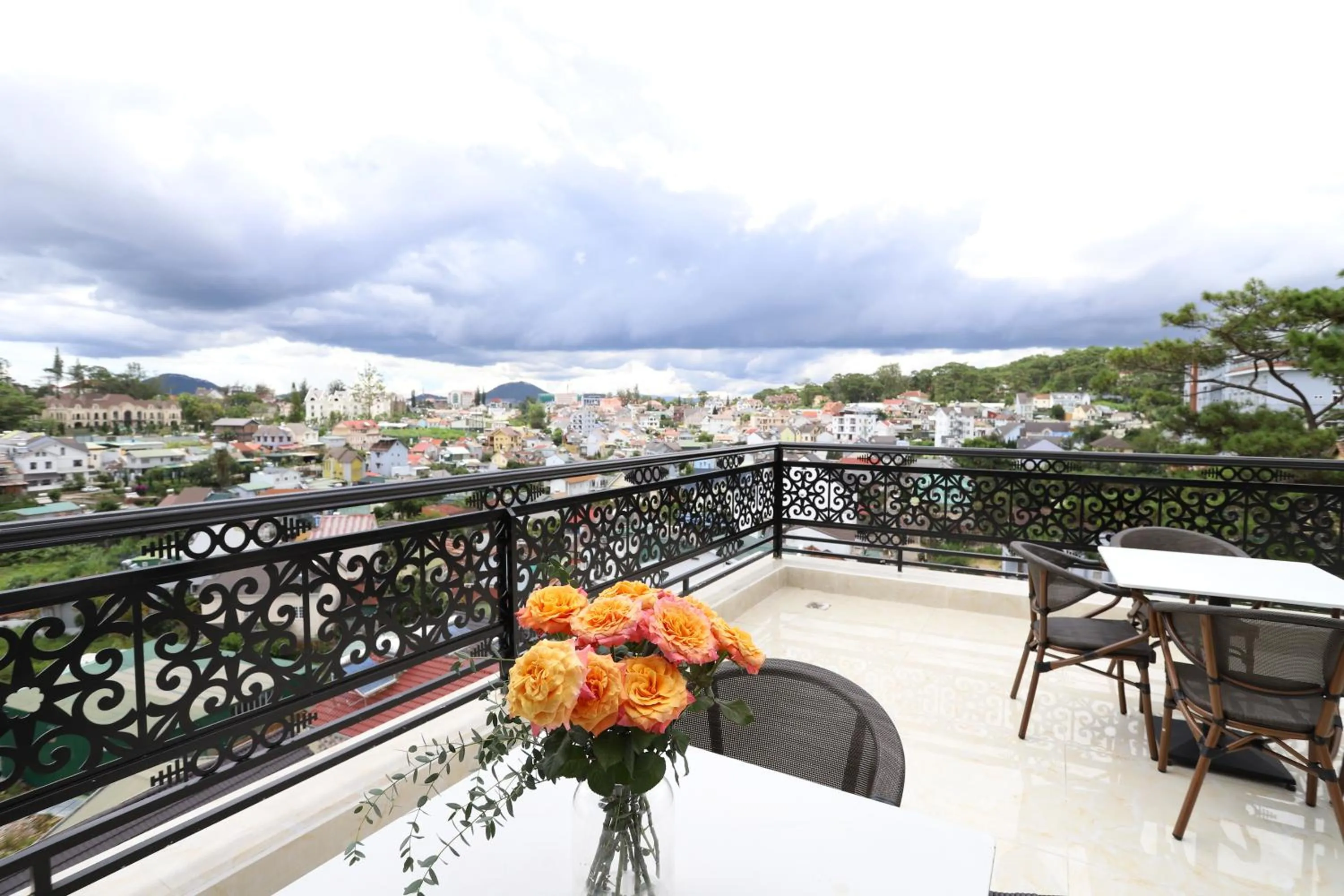 Restaurant/places to eat in Le Marais Hotel Dalat