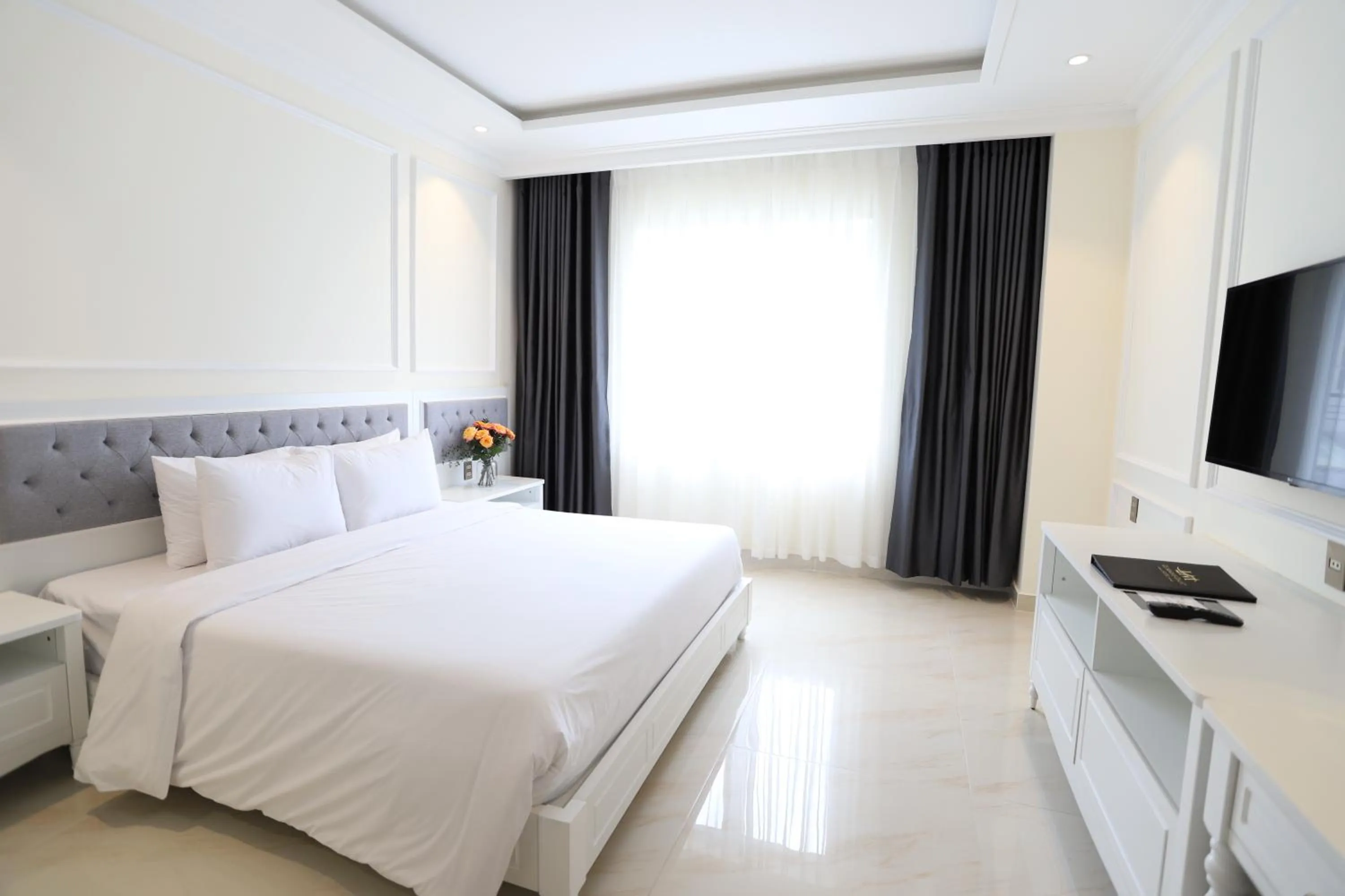 Bed in Le Marais Hotel Dalat