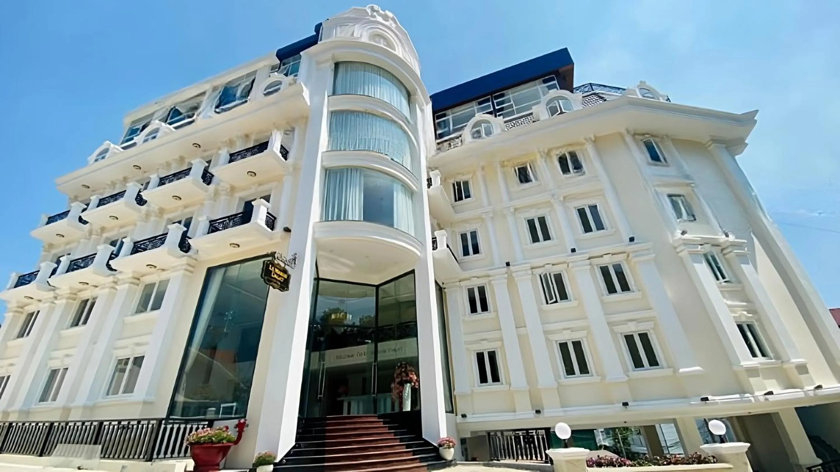 Property building in Le Marais Hotel Dalat