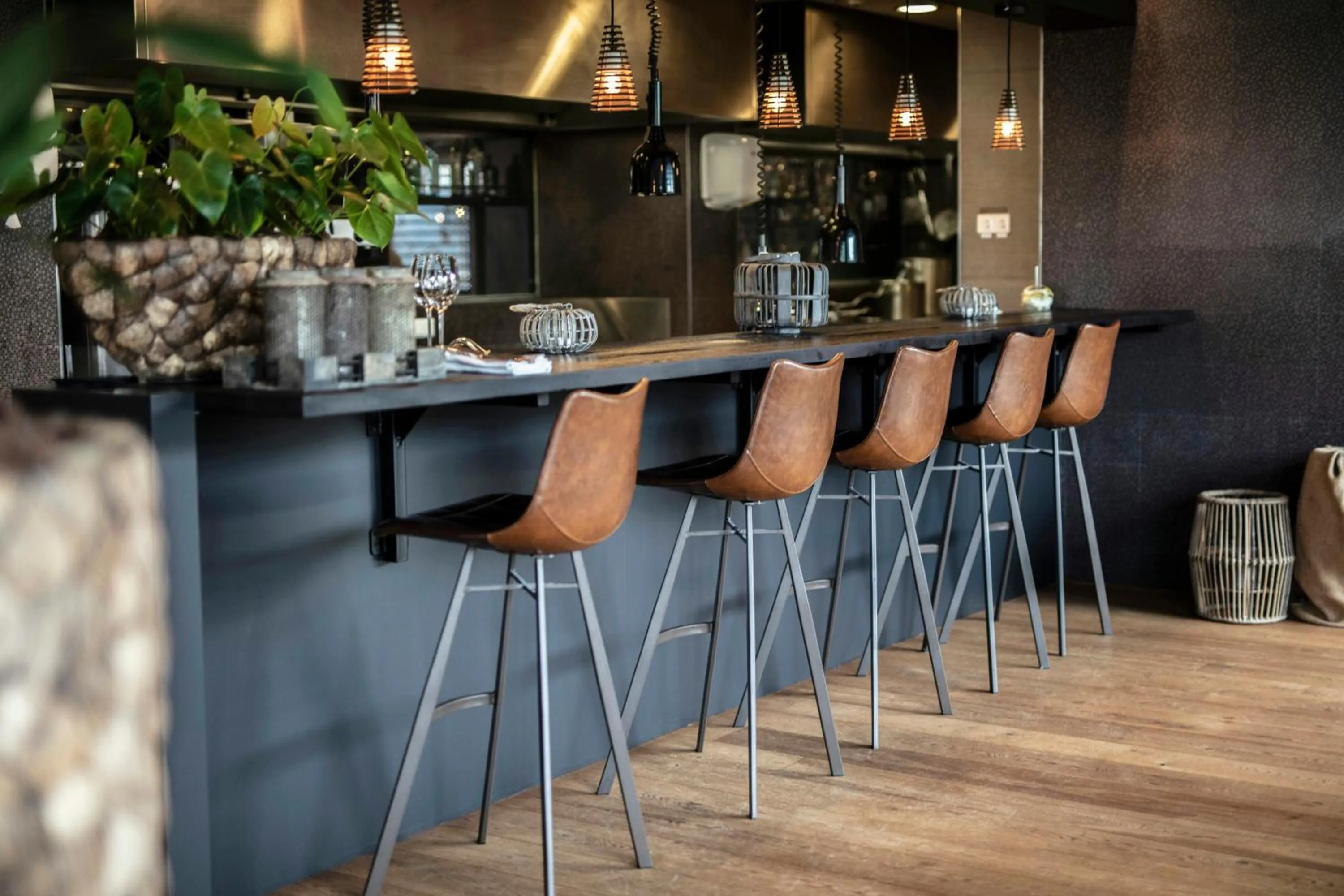 Lounge or bar in Leonardo Hotel Papendrecht