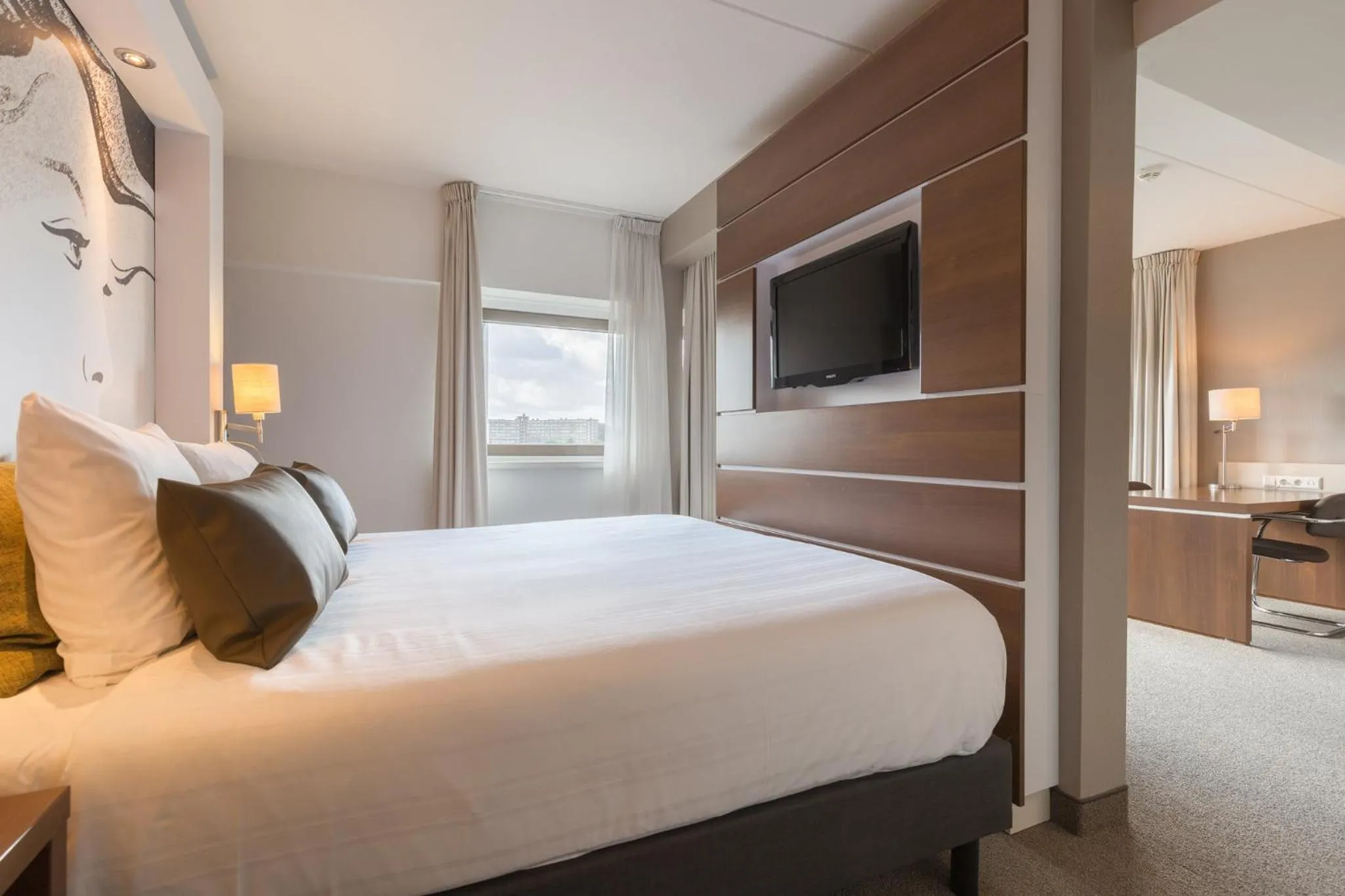 Decorative detail, Bed in Leonardo Hotel Papendrecht