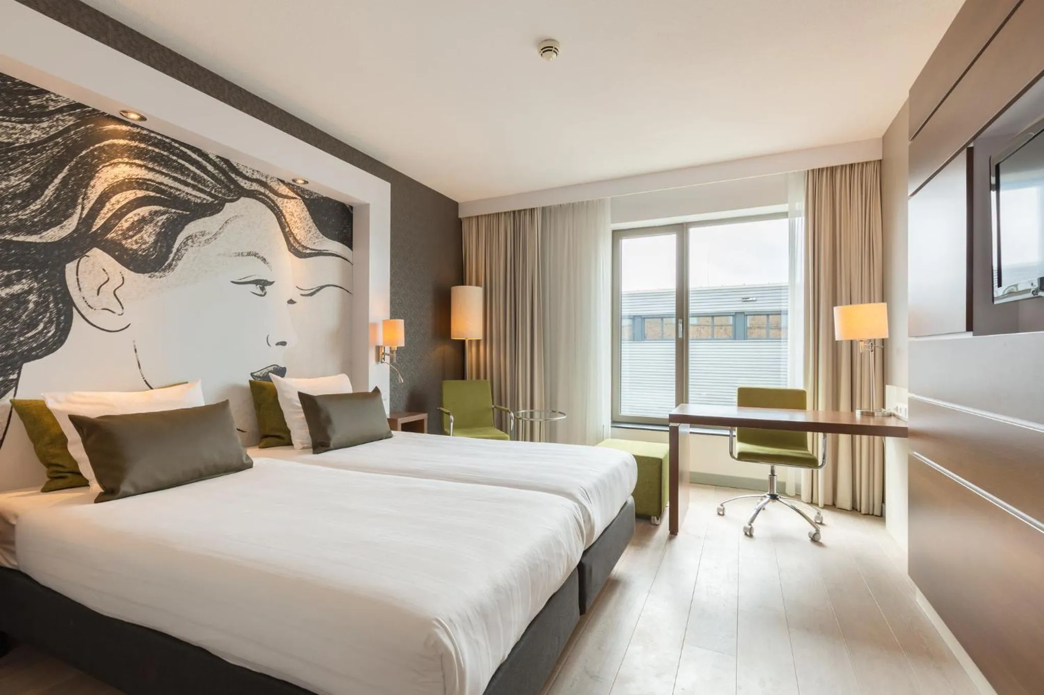 Lobby or reception, Bed in Leonardo Hotel Papendrecht