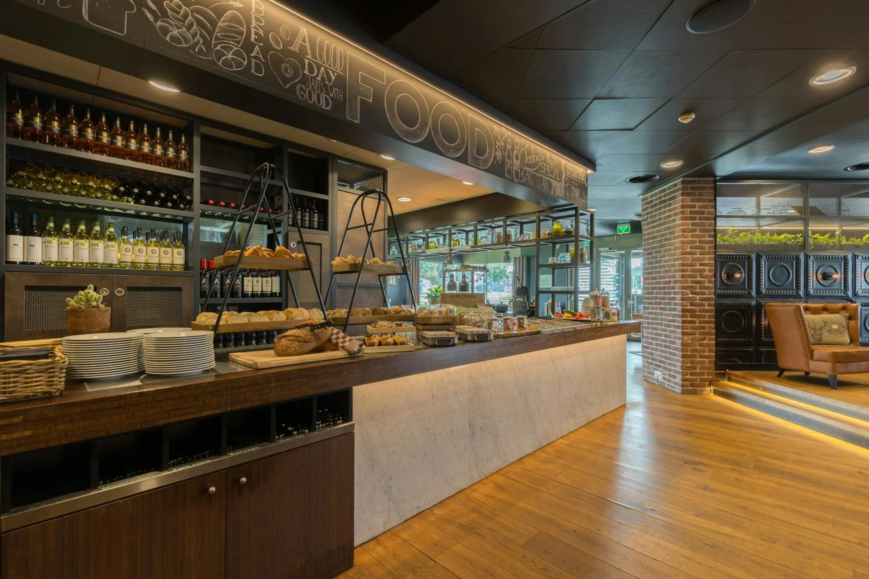 Buffet breakfast in Leonardo Hotel Papendrecht