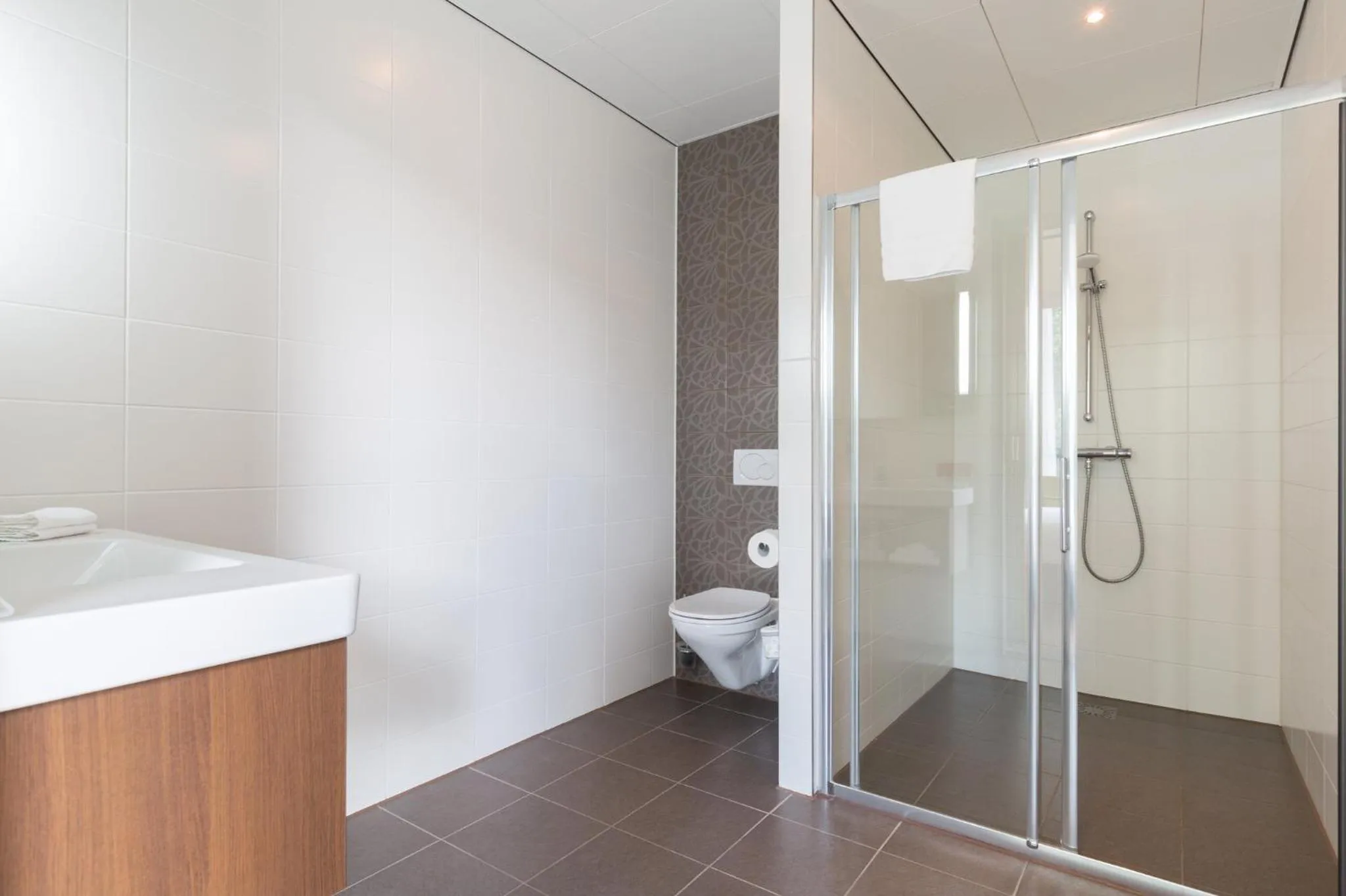 Bathroom in Leonardo Hotel Papendrecht