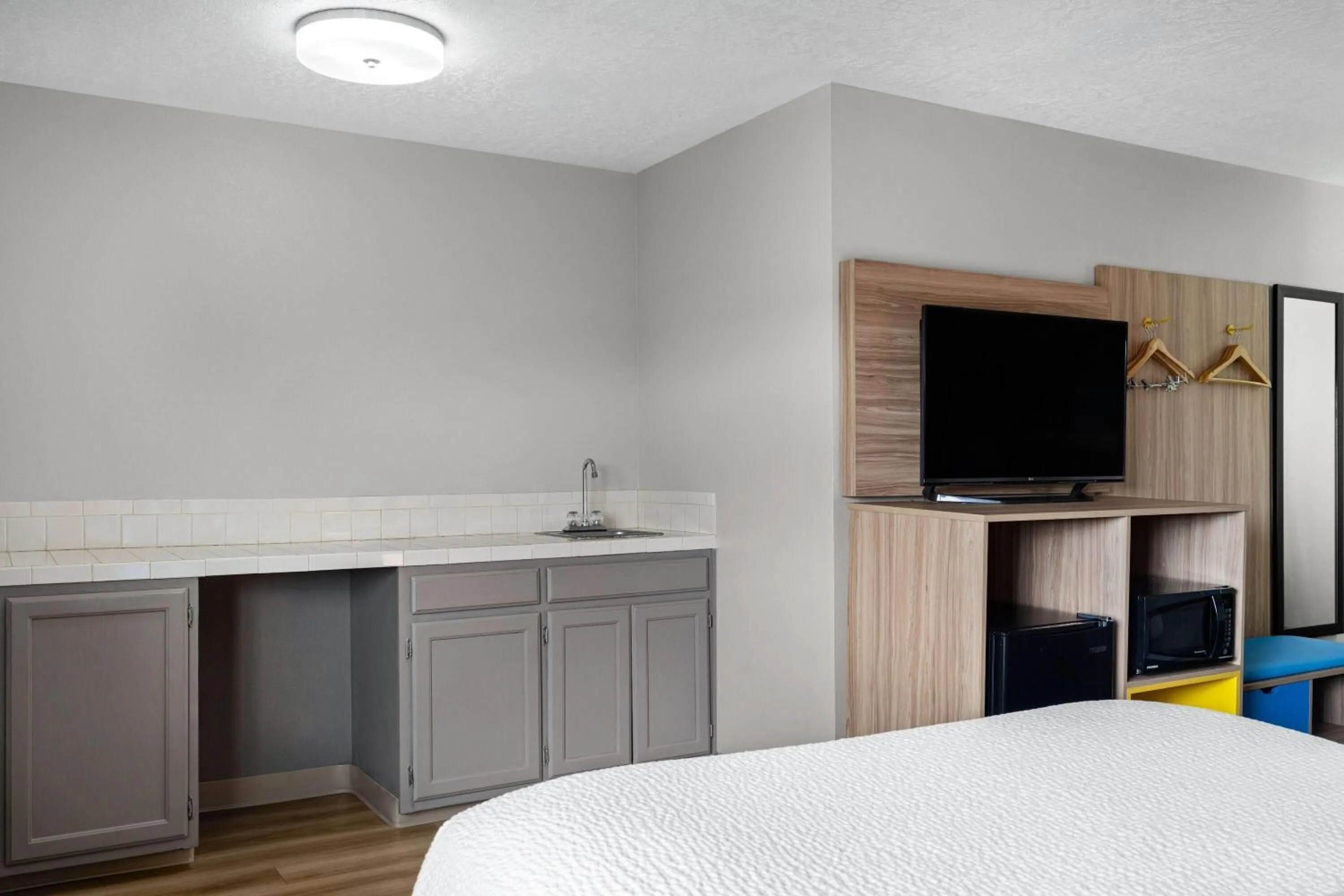 Photo of the whole room, Bed in Days Inn by Wyndham Las Vegas