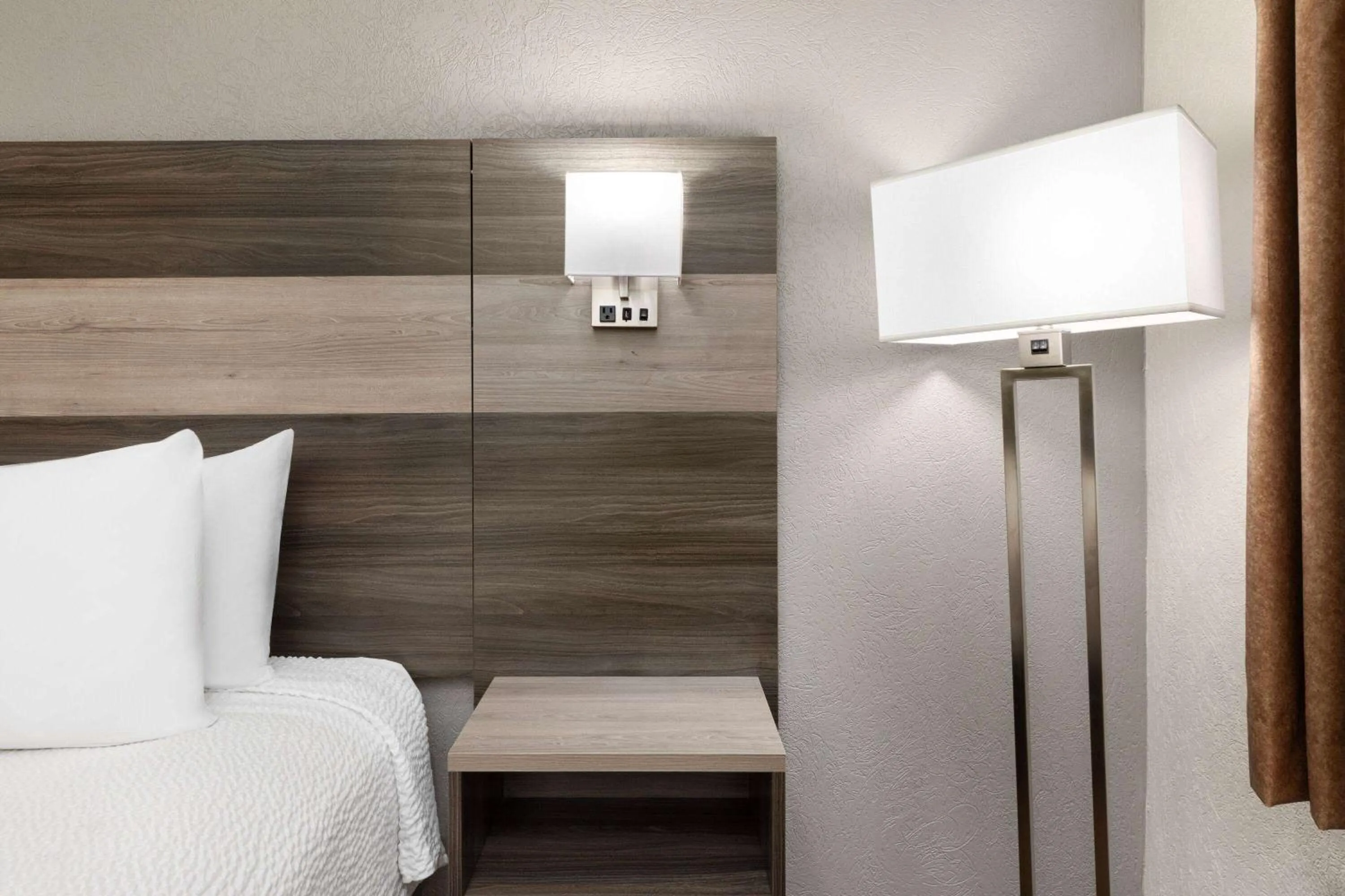 Photo of the whole room, Bed in Ramada Limited San Angelo