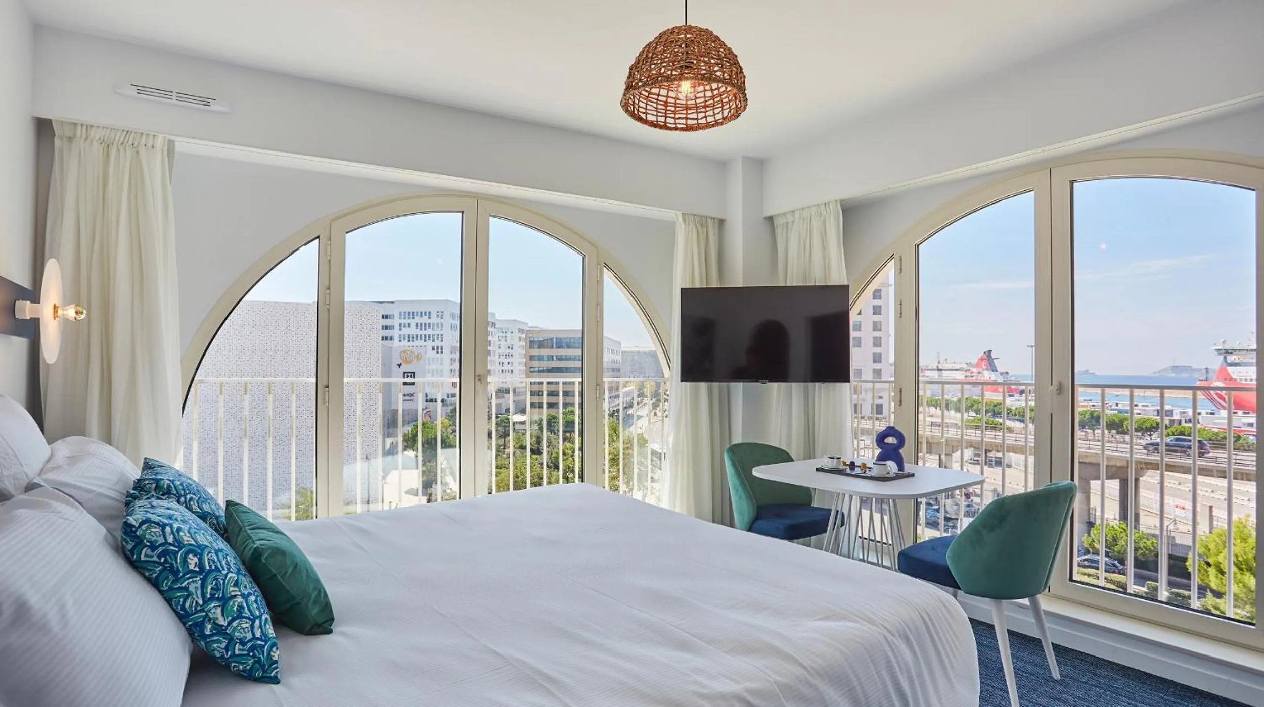 Bed in Appart Hotel Odalys City Marseille Centre Euromed