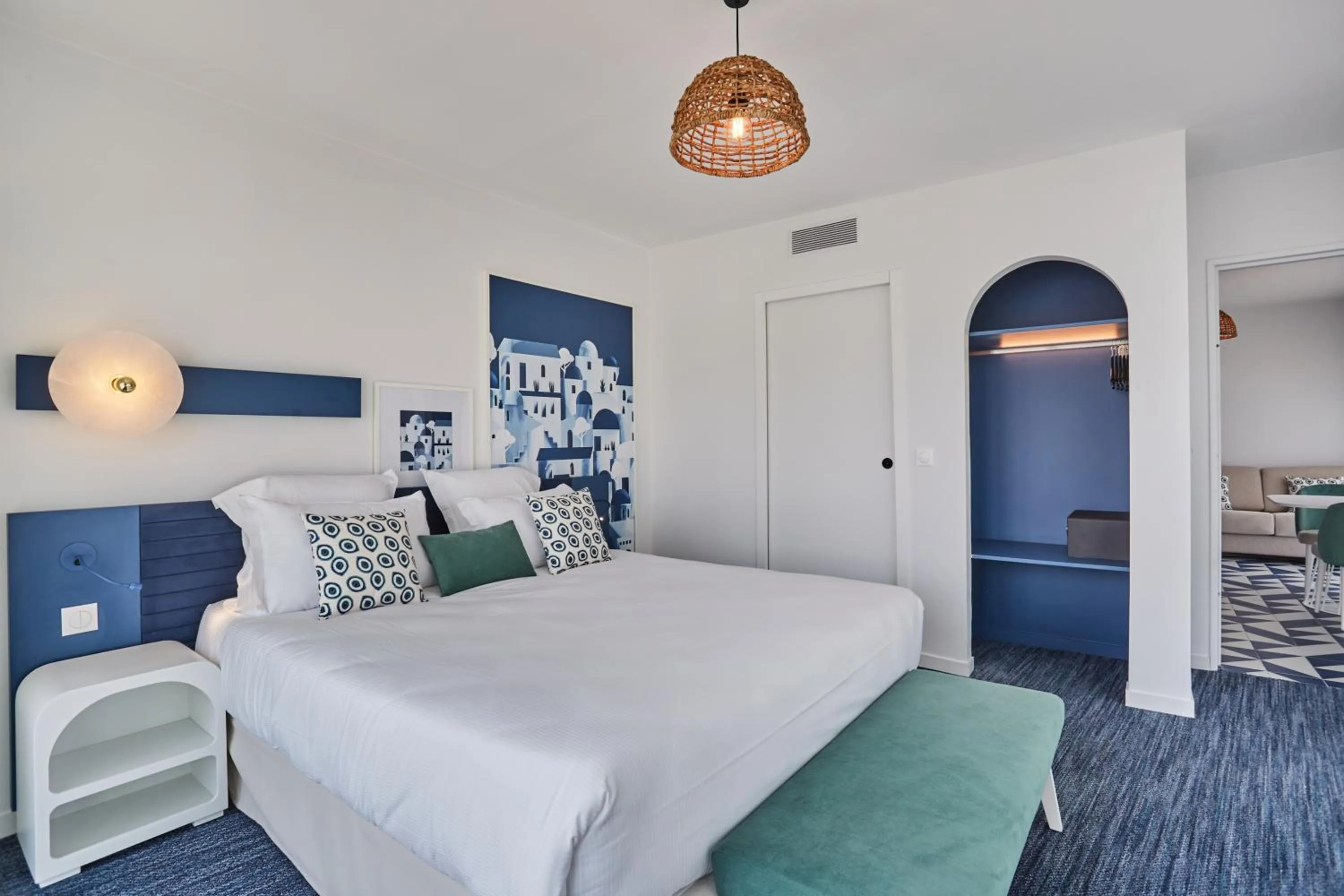 Bedroom, Bed in Appart Hotel Odalys City Marseille Centre Euromed