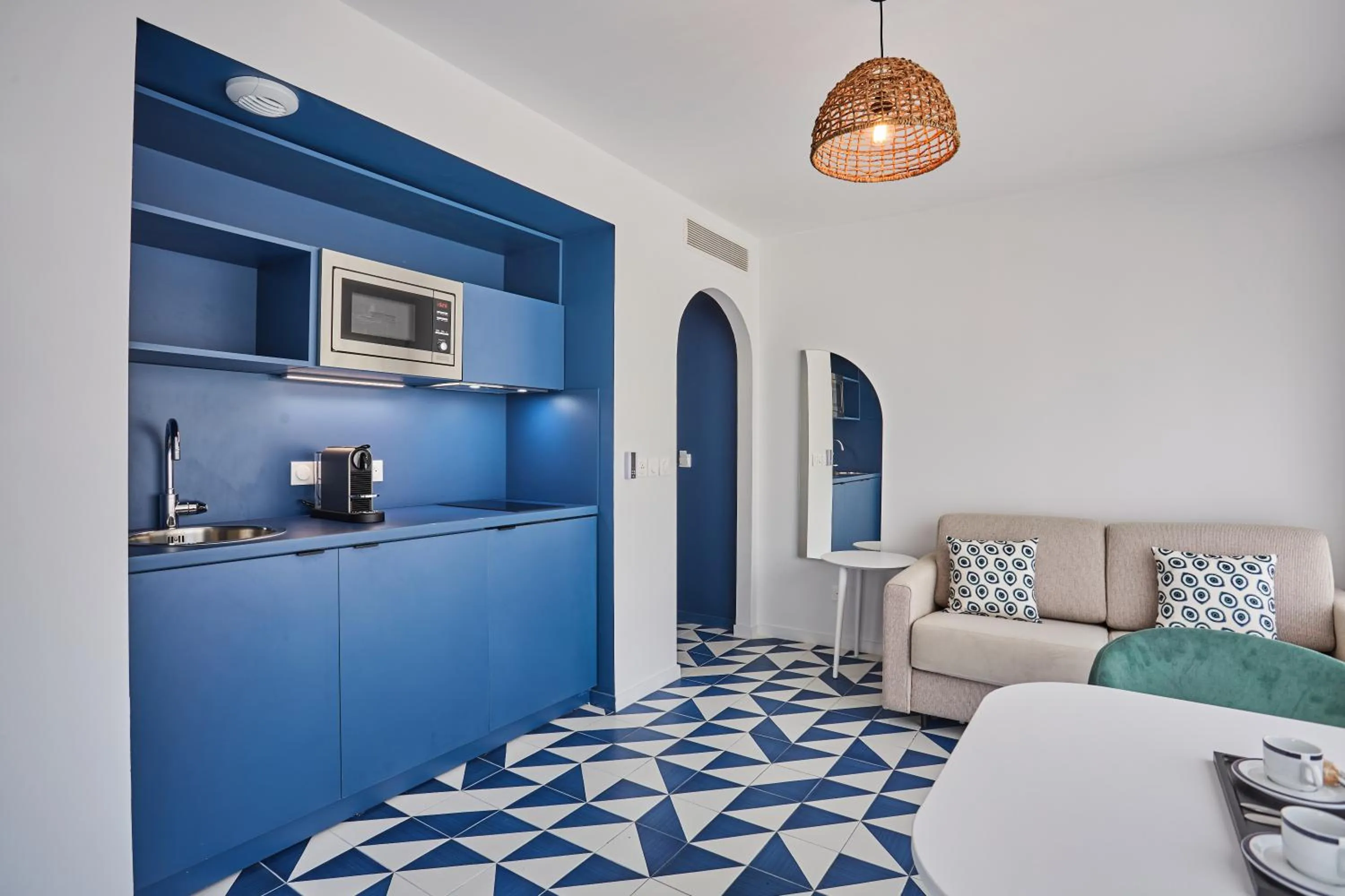 Kitchen or kitchenette in Appart Hotel Odalys City Marseille Centre Euromed