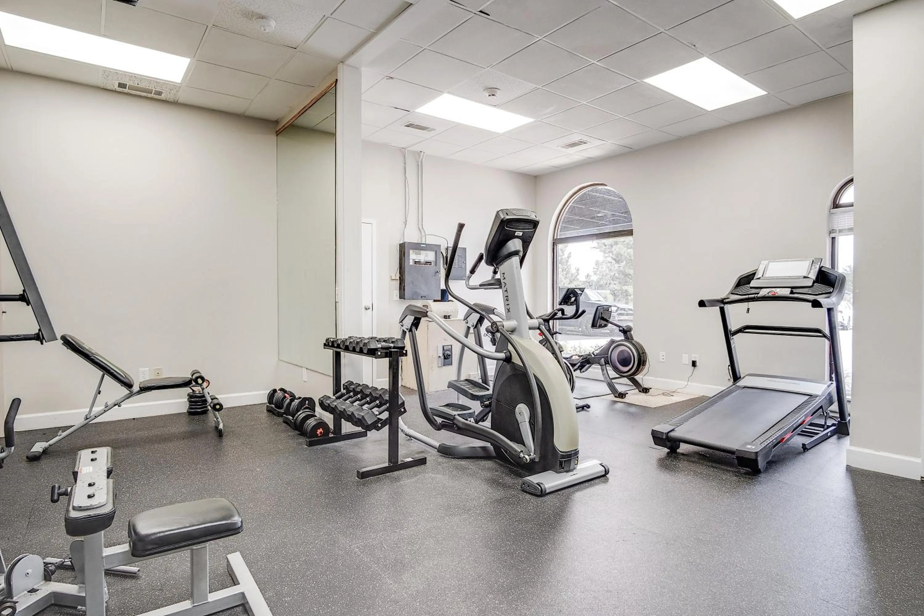 Fitness centre/facilities in Cottonwood Suites Savannah Hotel & Conference Center