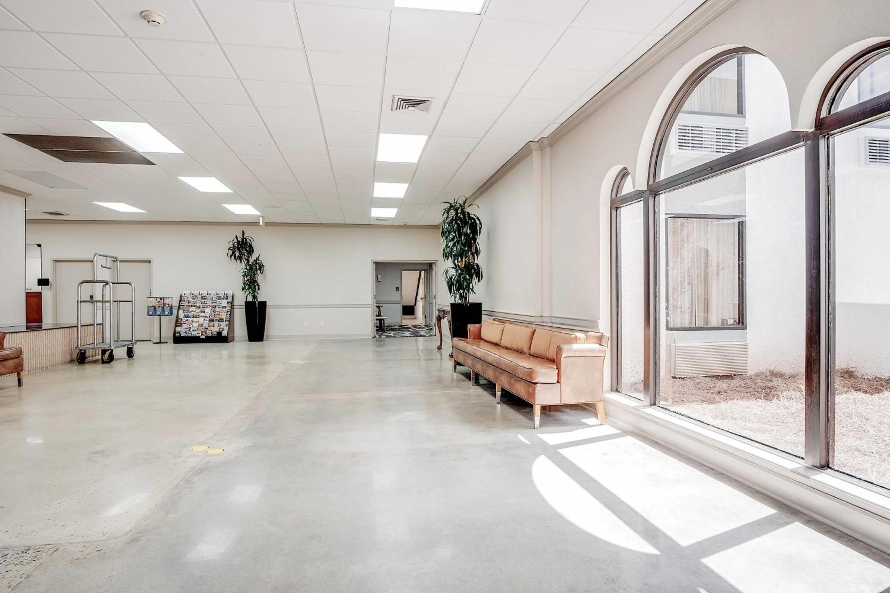 Lobby or reception in Cottonwood Suites Savannah Hotel & Conference Center