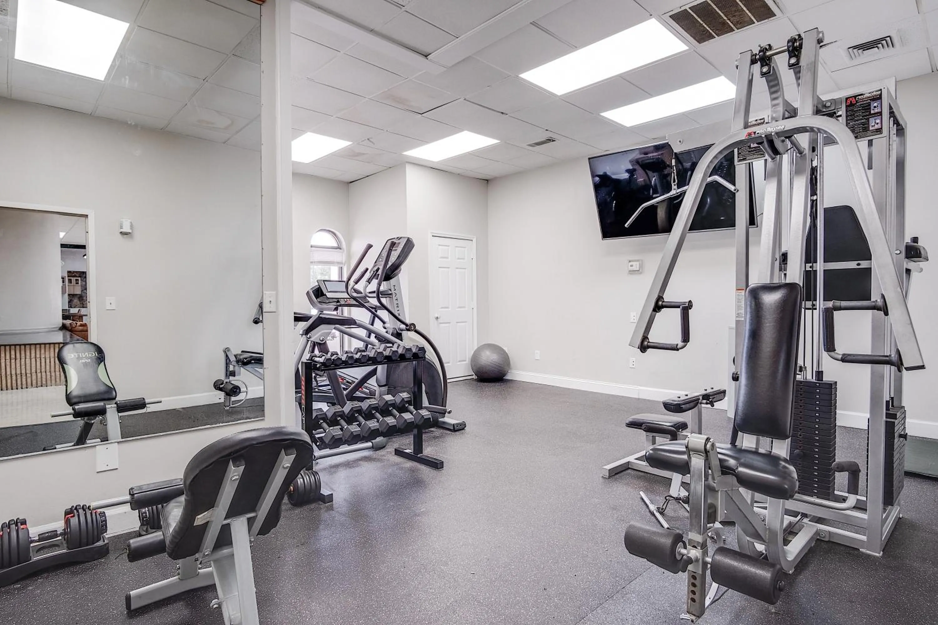 Fitness centre/facilities in Cottonwood Suites Savannah Hotel & Conference Center